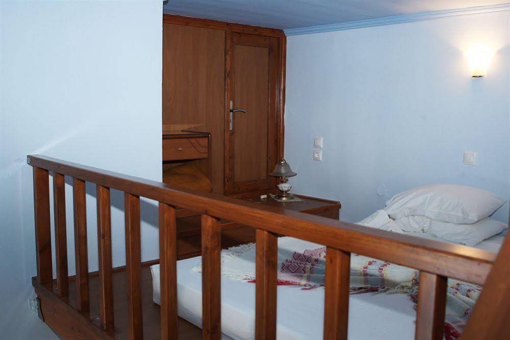 Vlycha Beach Studios & Apartments