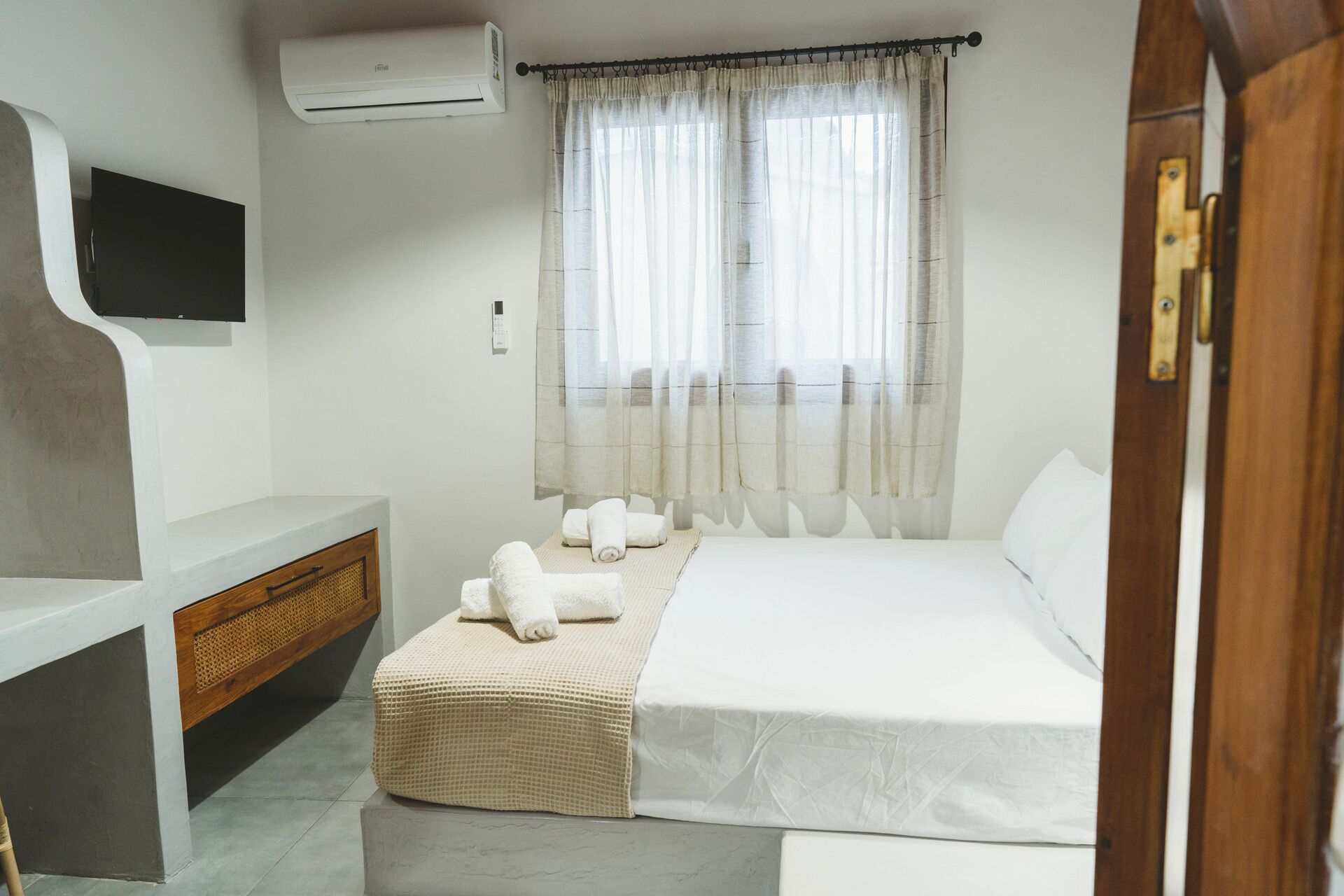 Aesthisis Sensational Accommodation