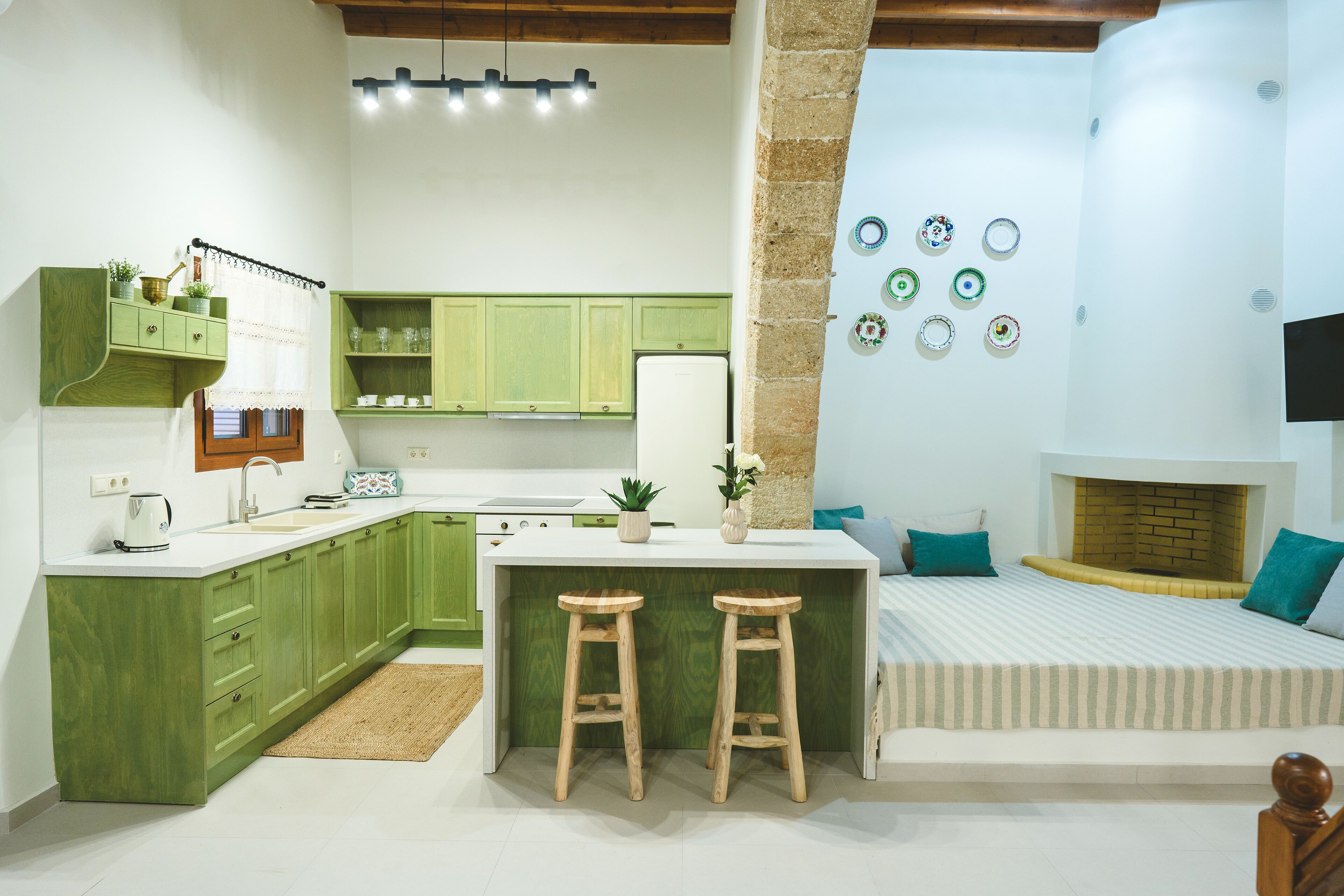 Aesthisis Sensational Accommodation