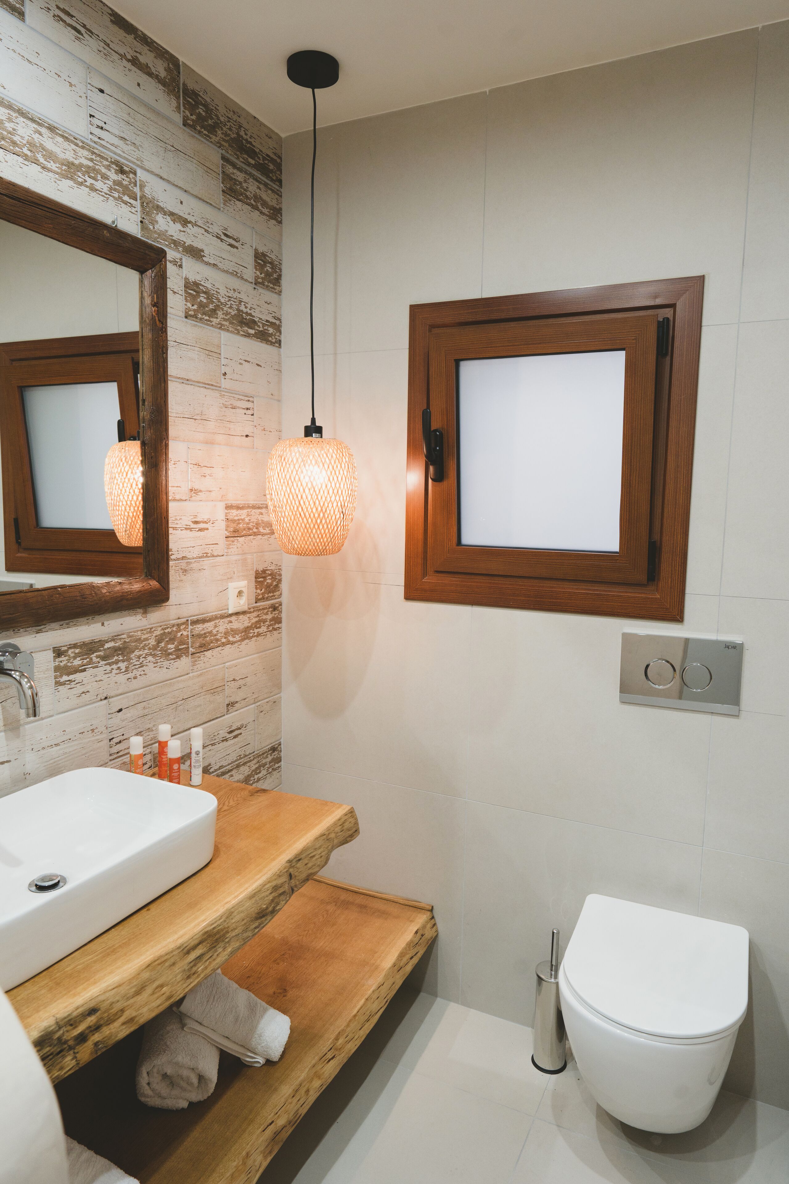 Aesthisis Sensational Accommodation