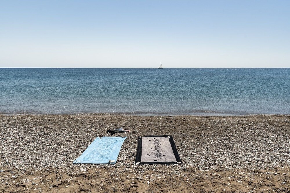 Live by the sea at House Almyra