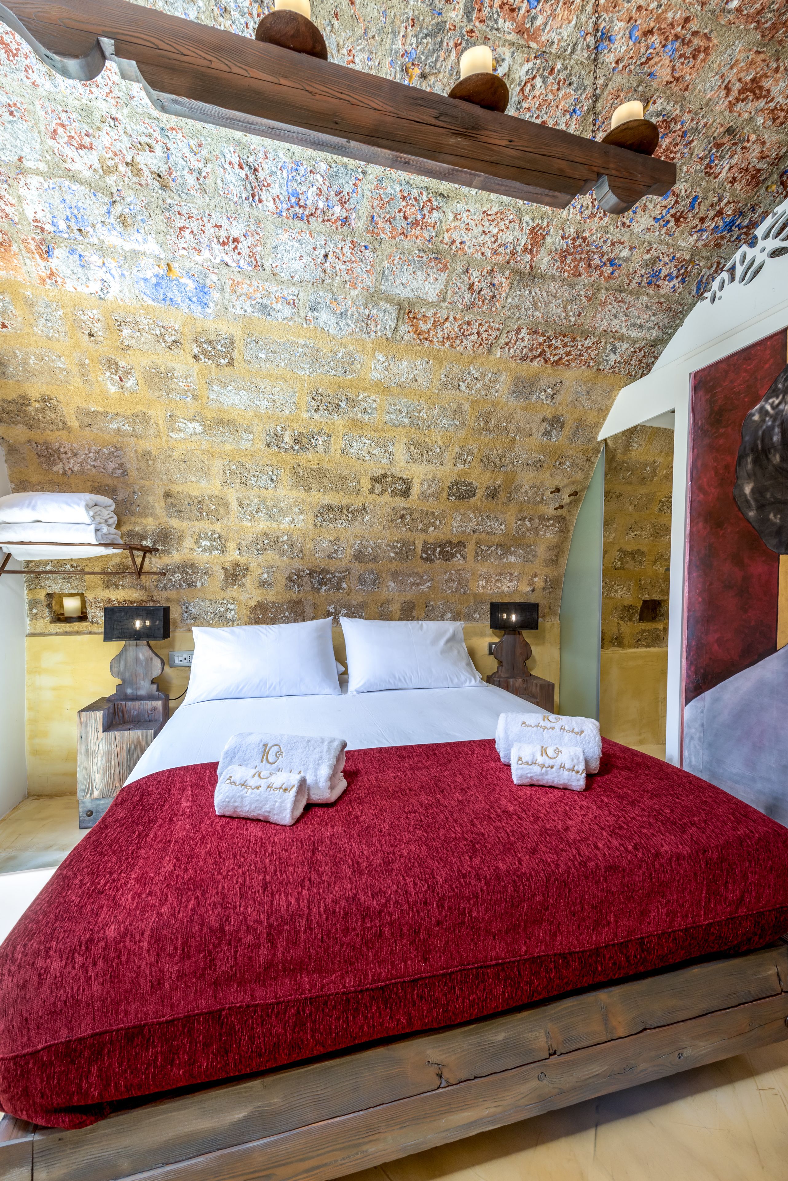 10Gr Boutique Hotel & Wine Bar
