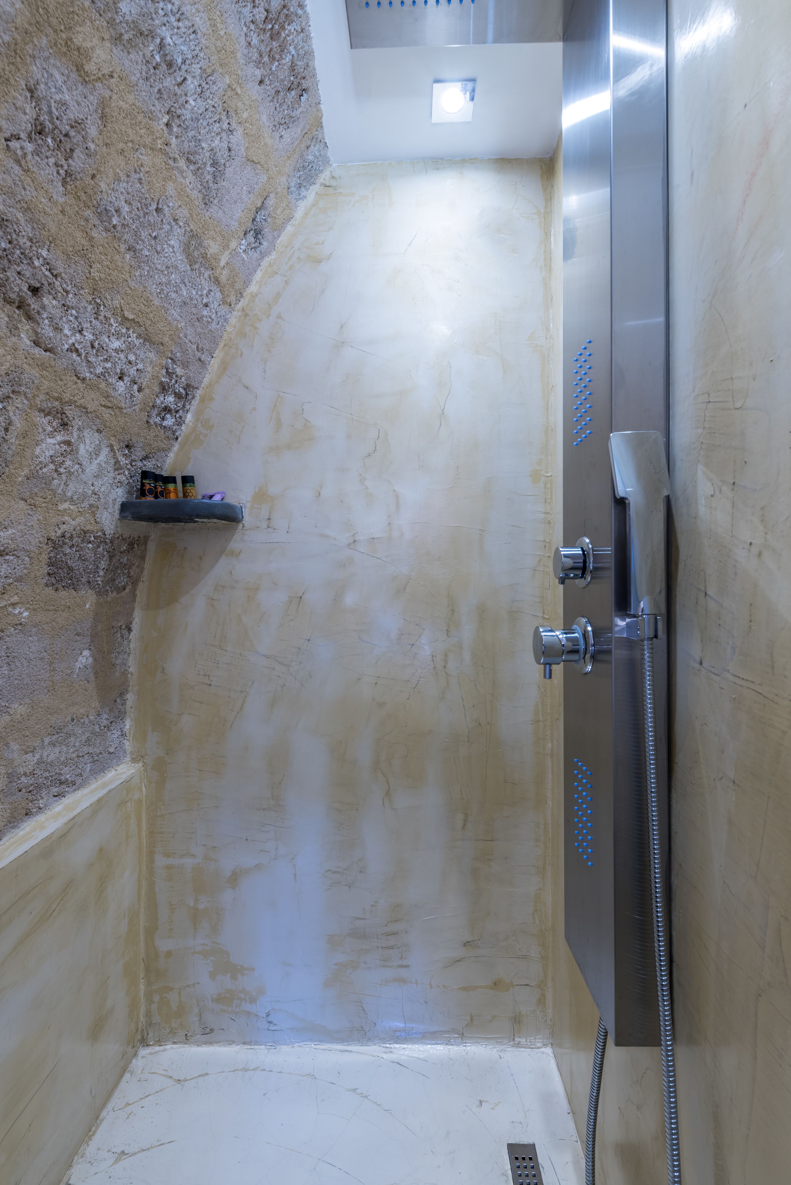 10Gr Boutique Hotel & Wine Bar