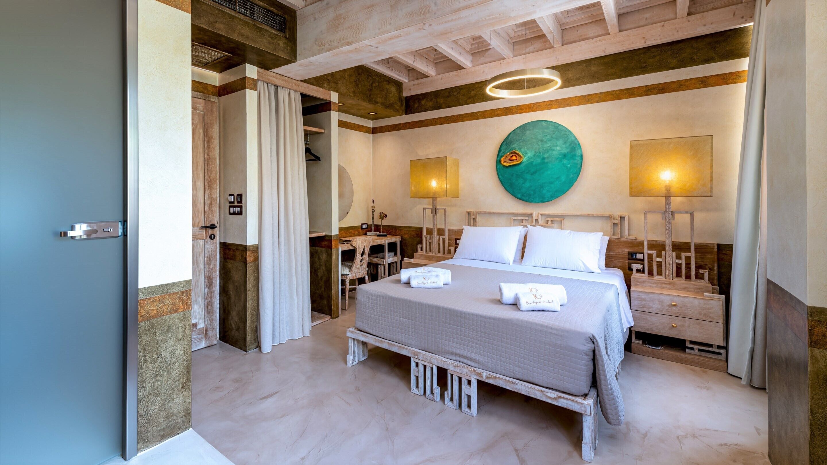 10Gr Boutique Hotel & Wine Bar
