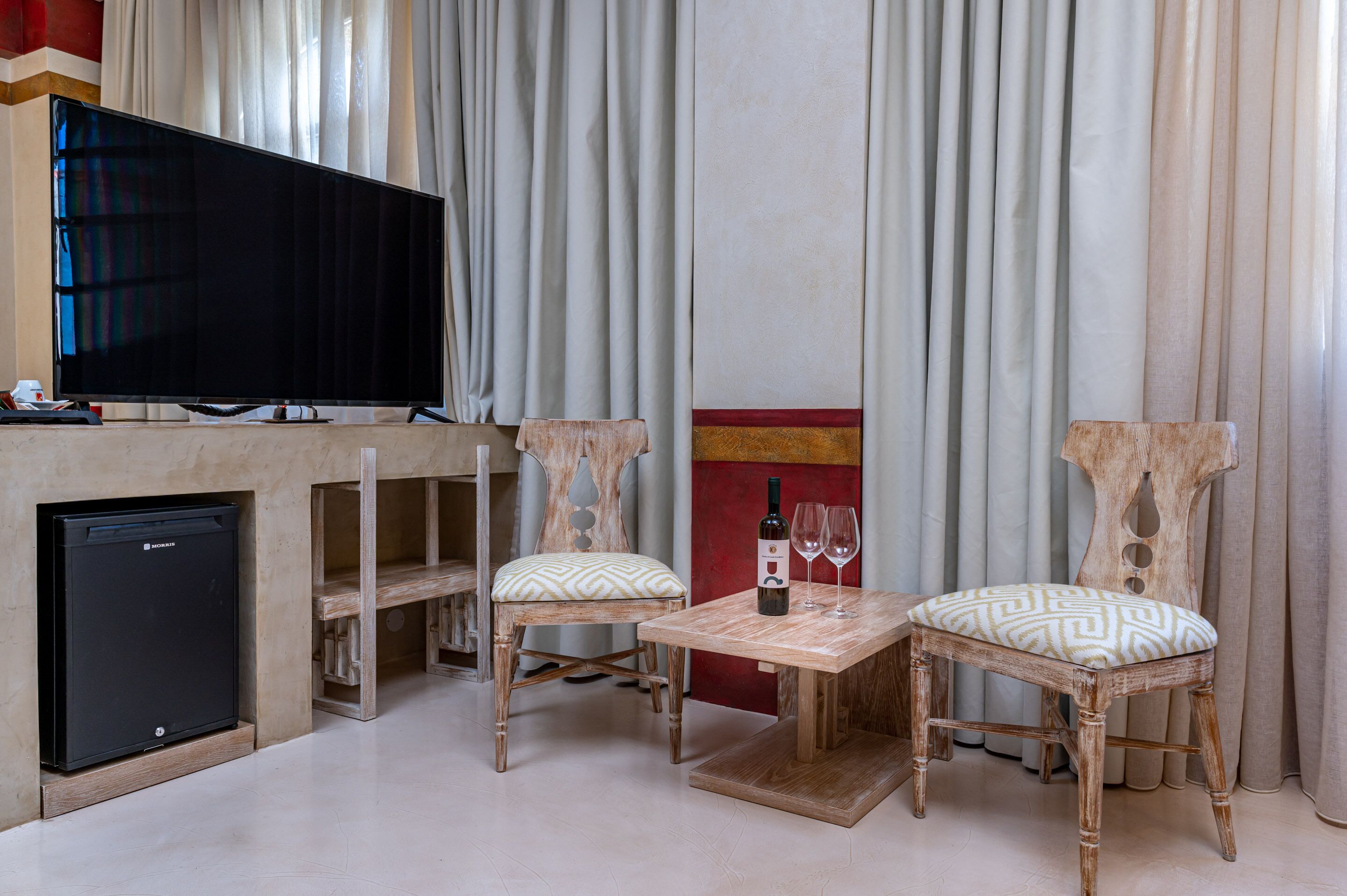 10Gr Boutique Hotel & Wine Bar