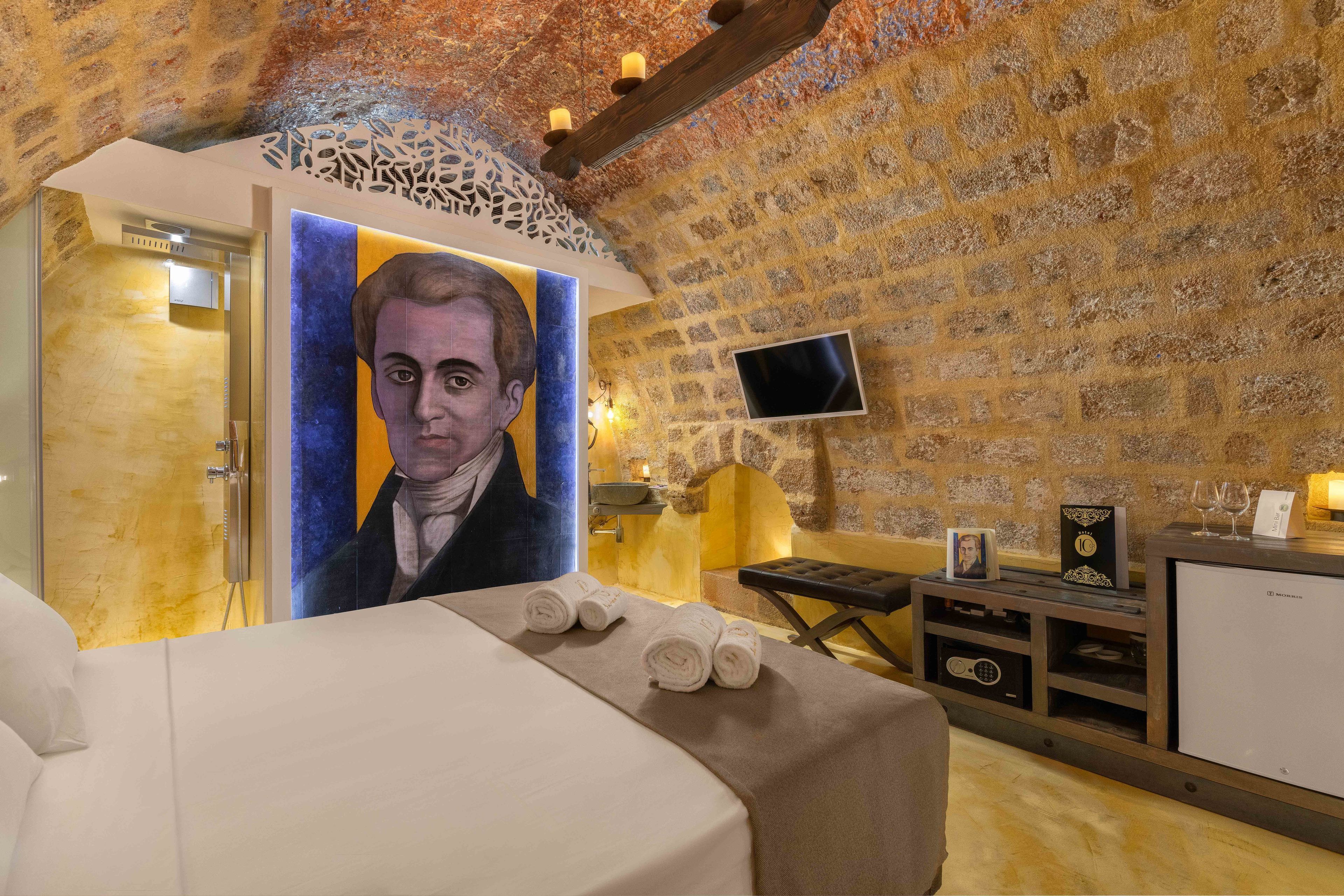 10Gr Boutique Hotel & Wine Bar