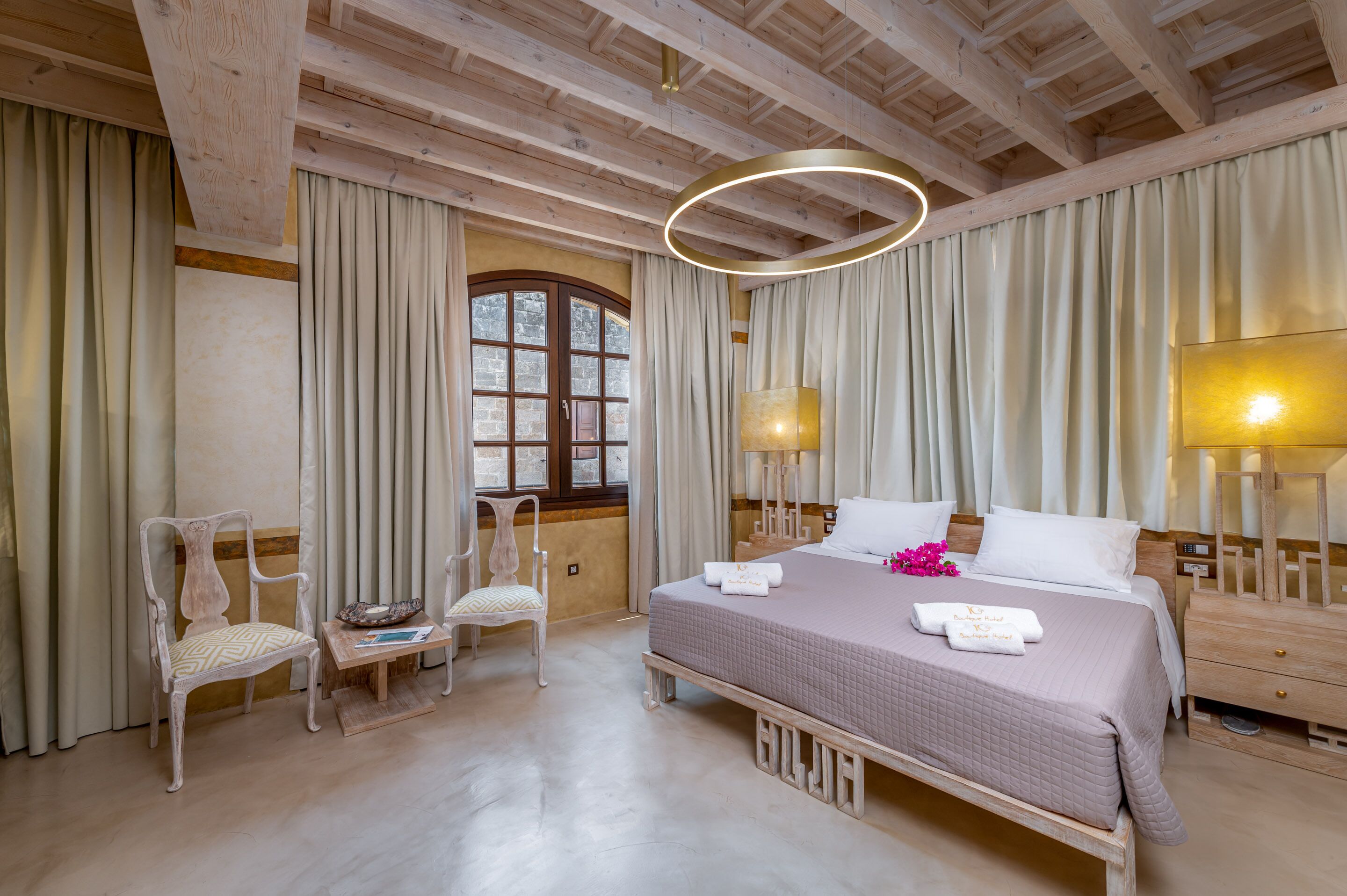 10Gr Boutique Hotel & Wine Bar