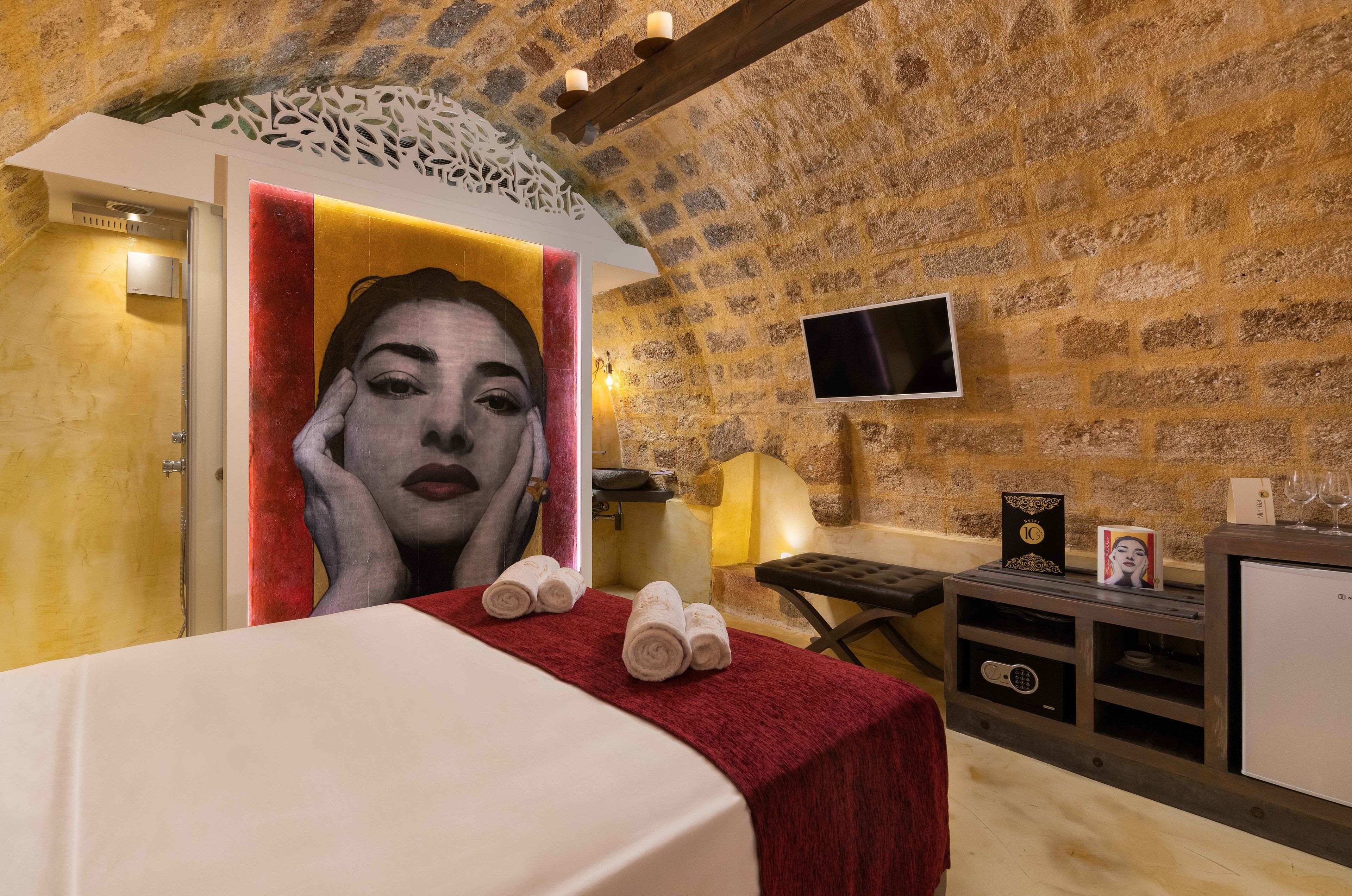 10Gr Boutique Hotel & Wine Bar
