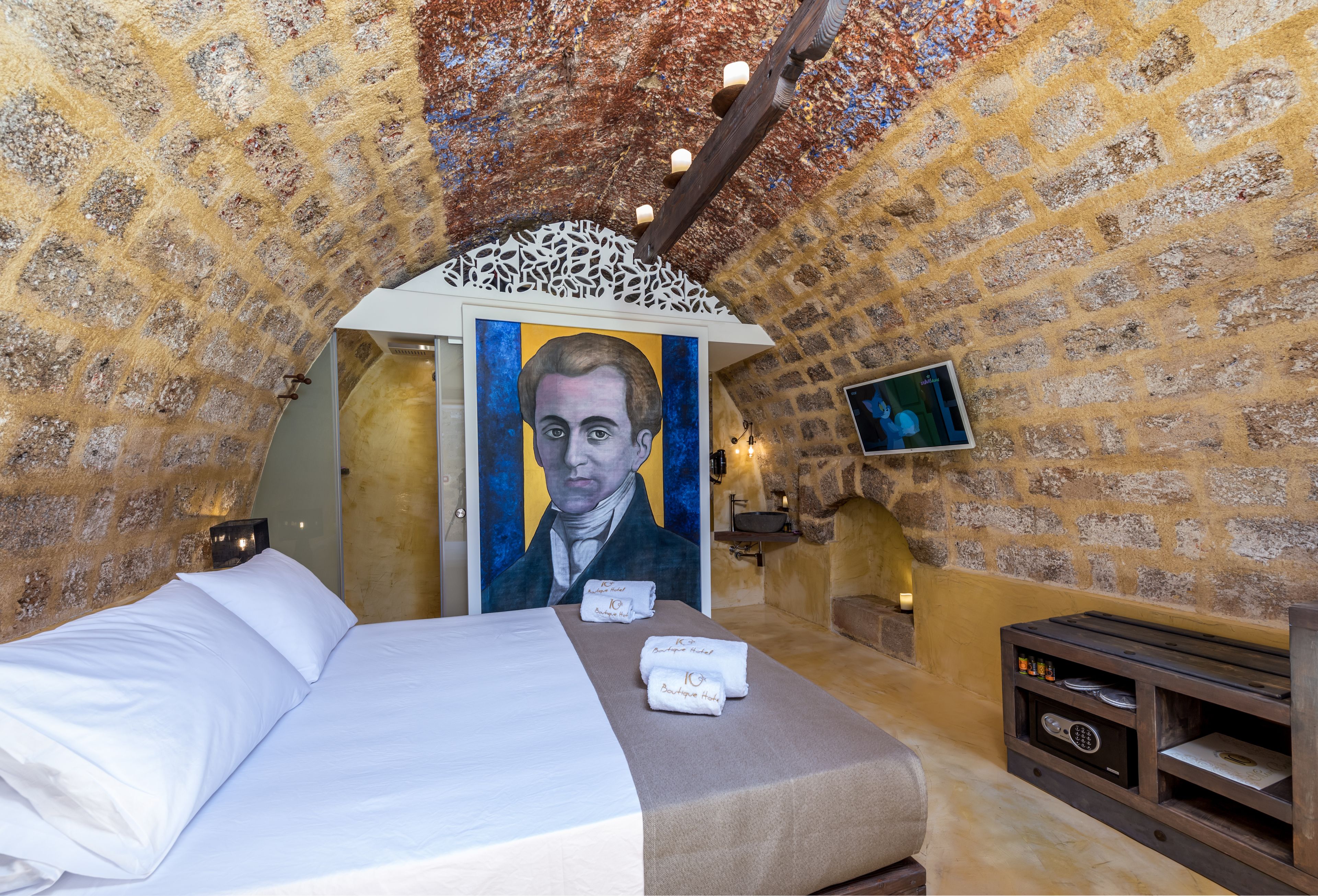 10Gr Boutique Hotel & Wine Bar