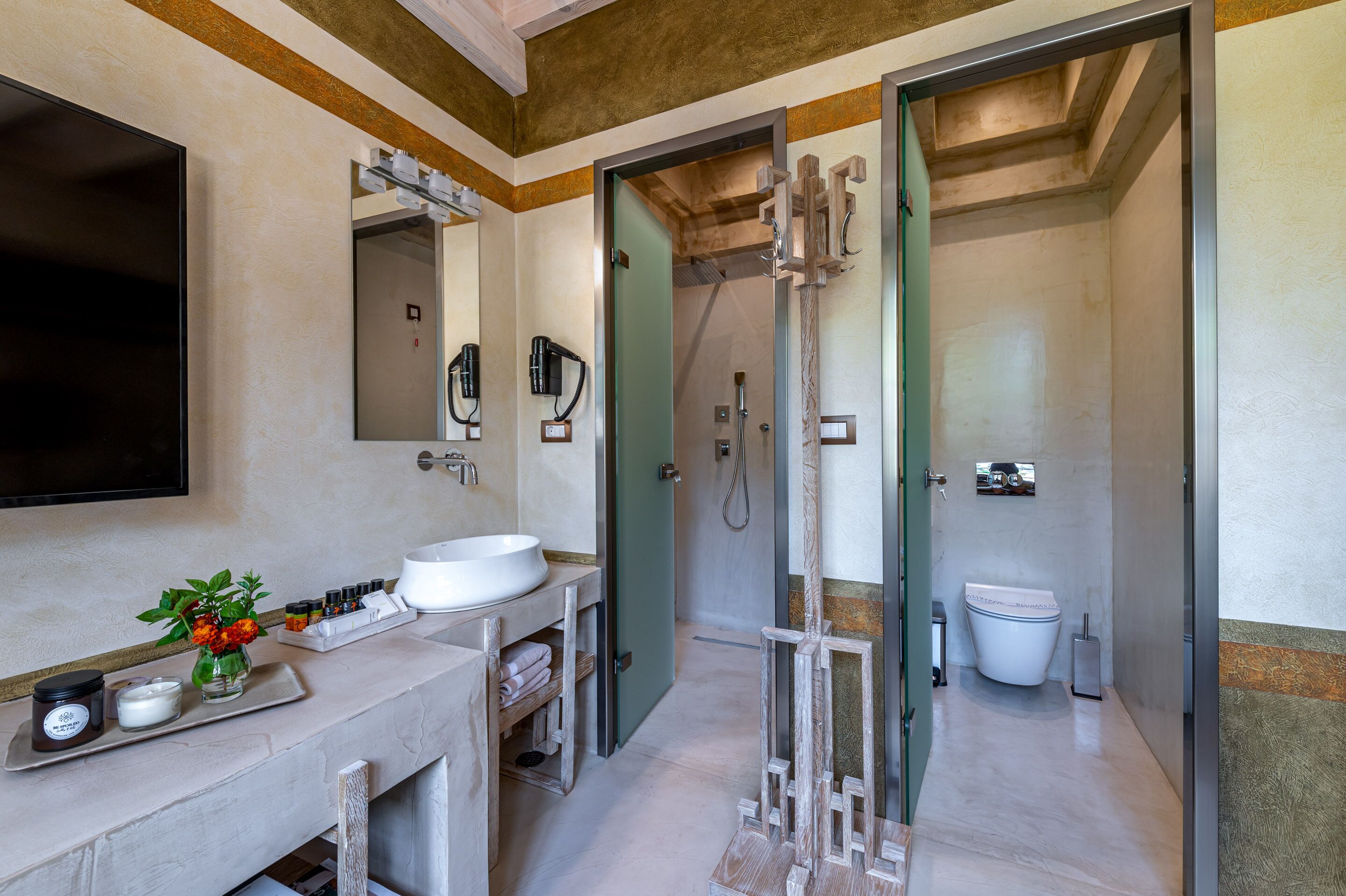 10Gr Boutique Hotel & Wine Bar