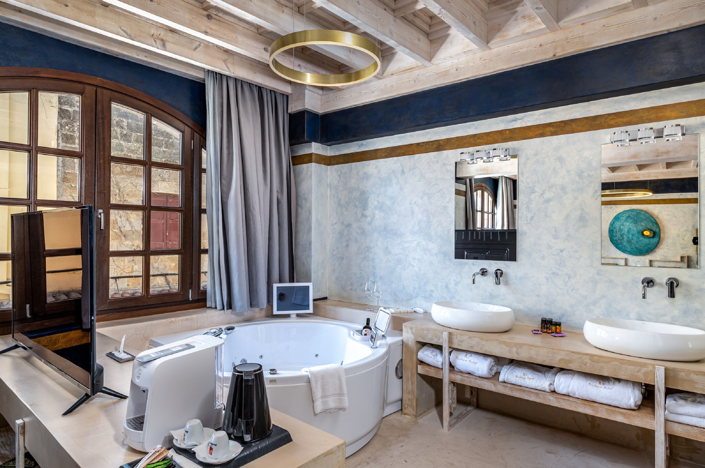 10Gr Boutique Hotel & Wine Bar