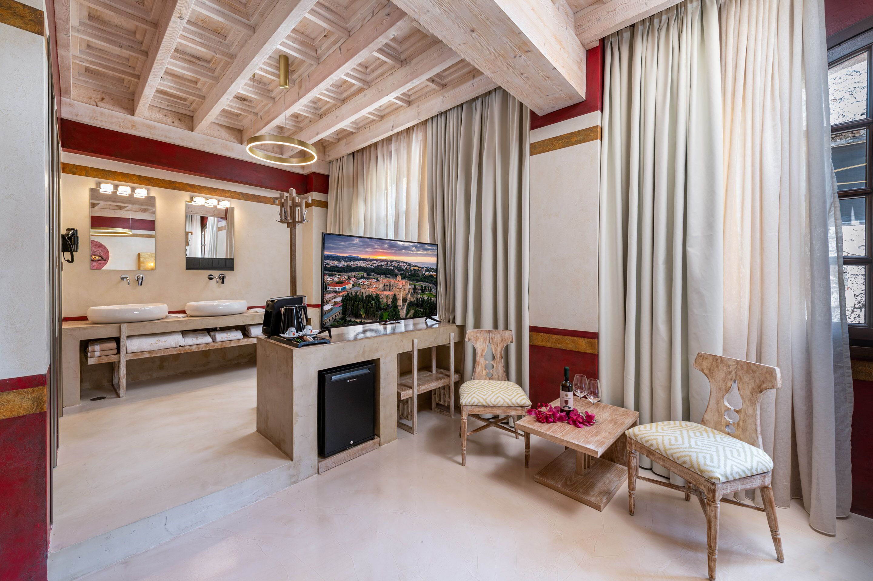 10Gr Boutique Hotel & Wine Bar