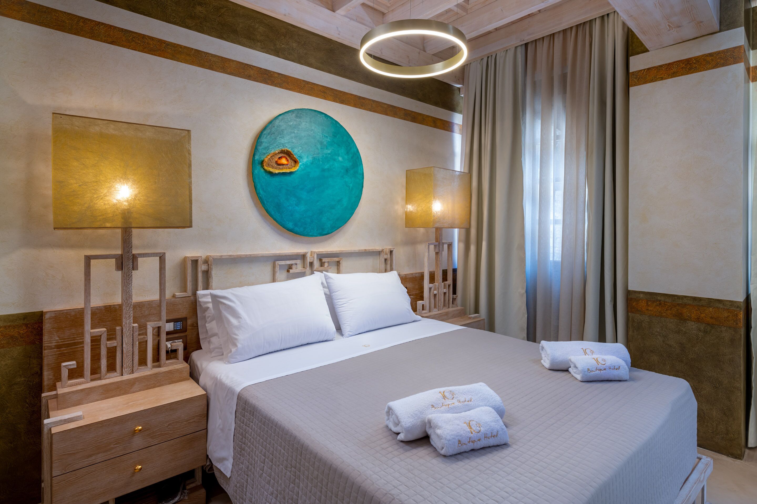 10Gr Boutique Hotel & Wine Bar