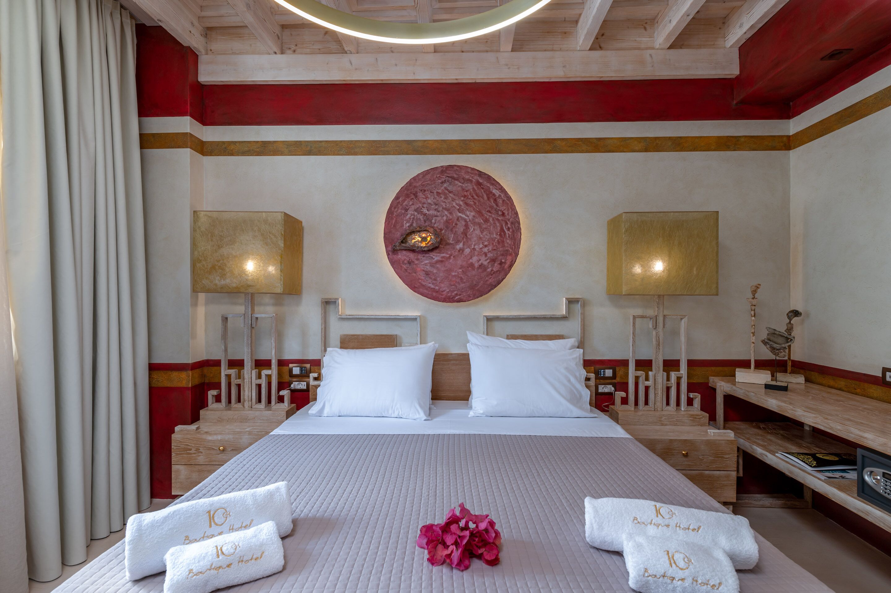 10Gr Boutique Hotel & Wine Bar