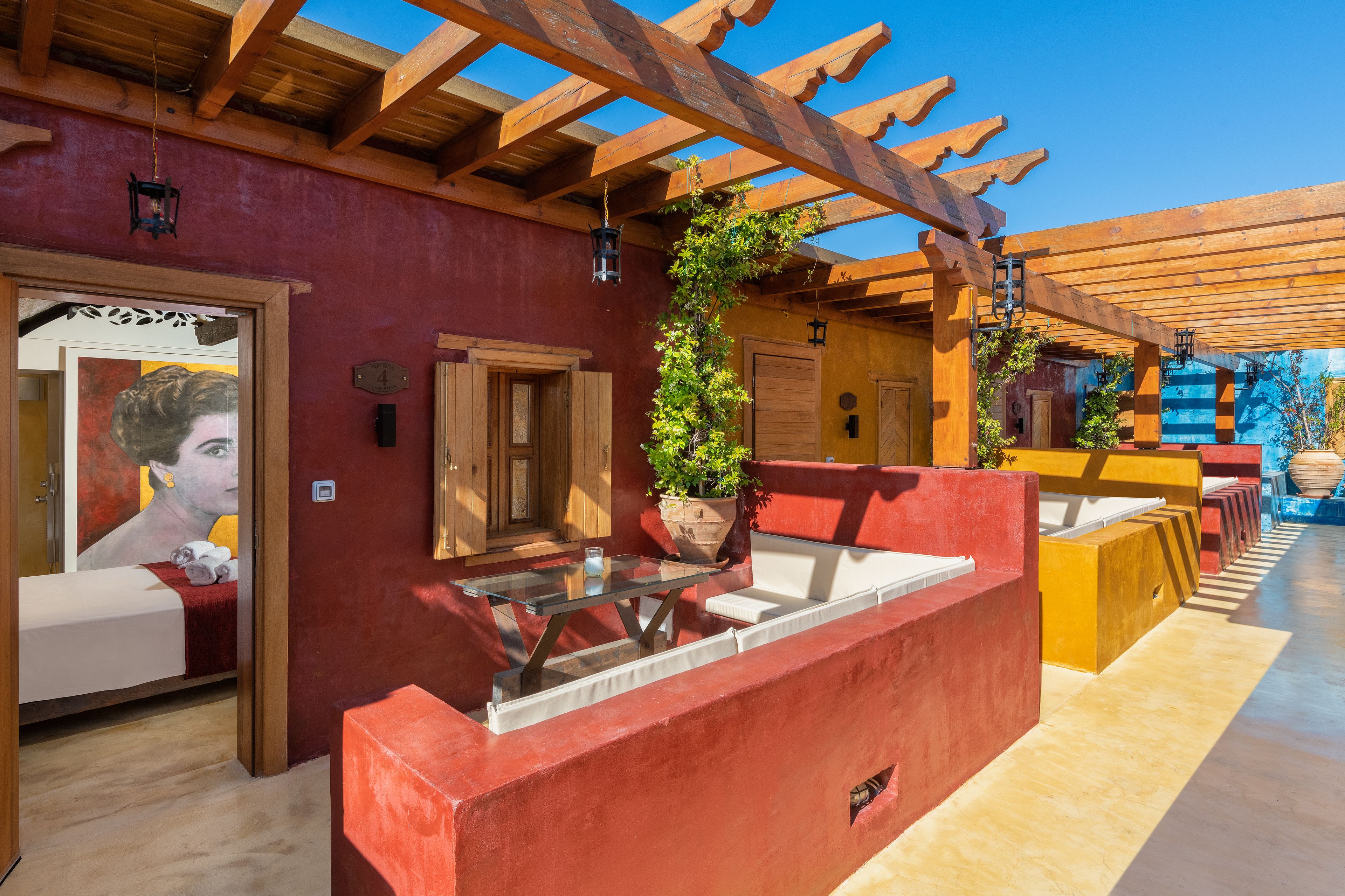 10Gr Boutique Hotel & Wine Bar