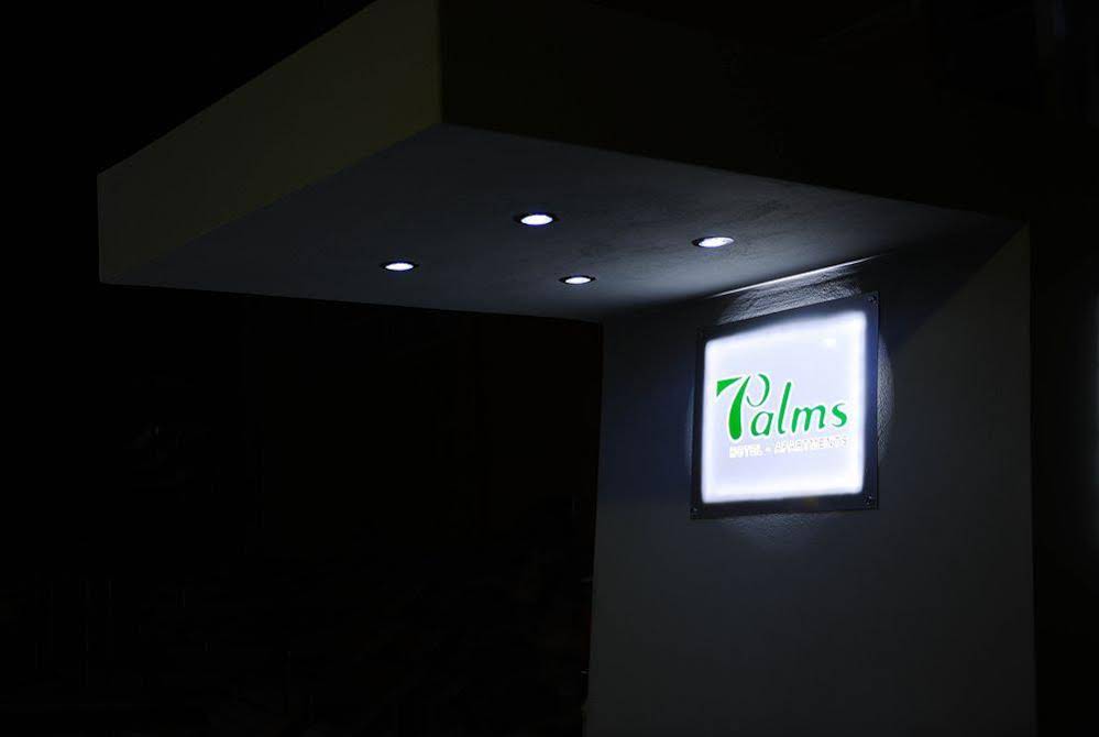 7 Palms