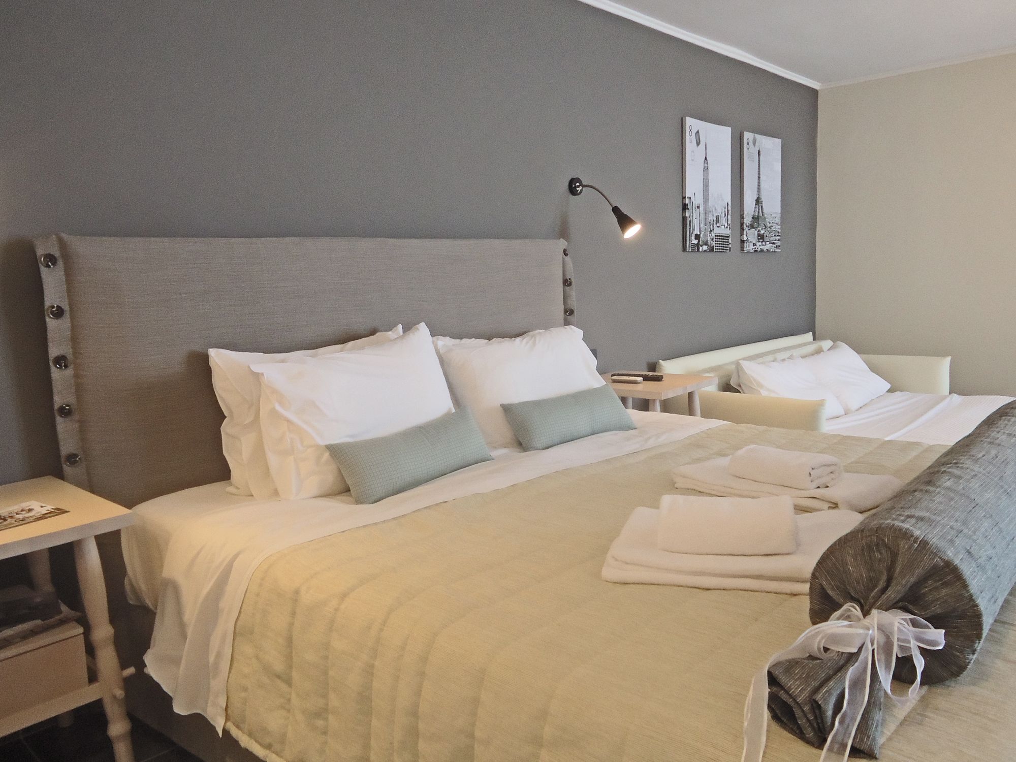 Amphitryon City Hotel