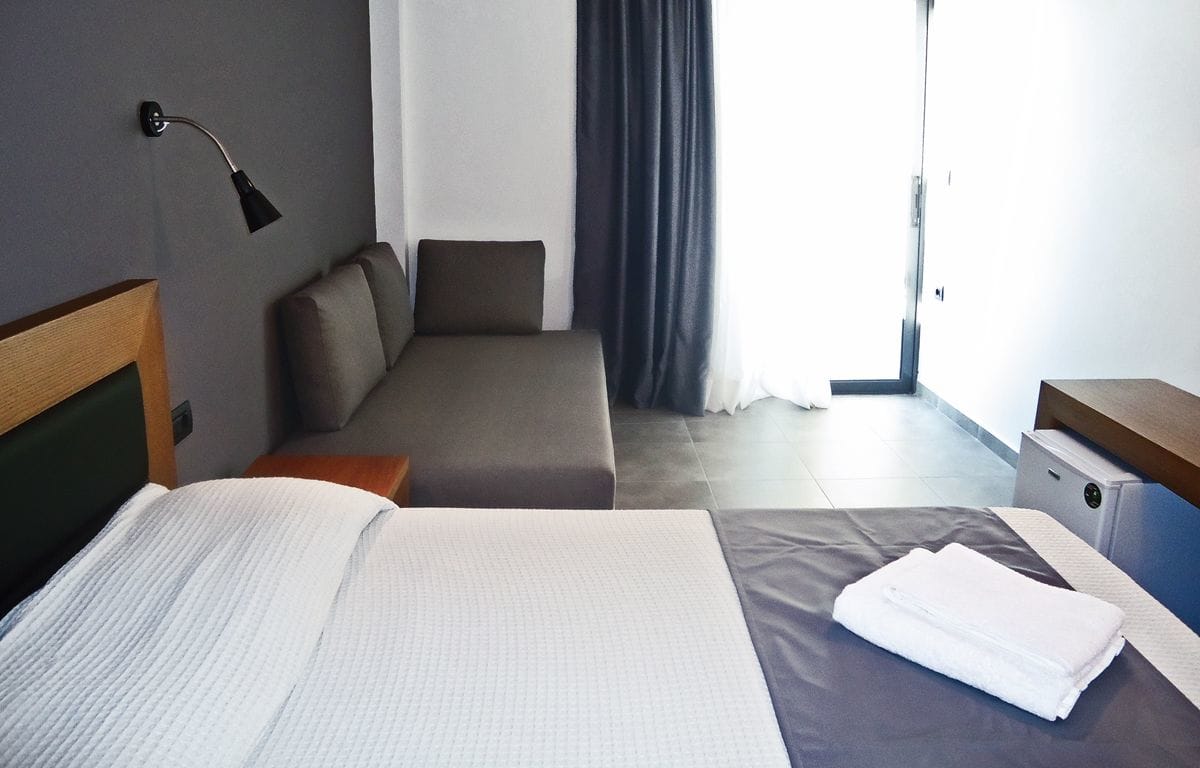 Amphitryon City Hotel