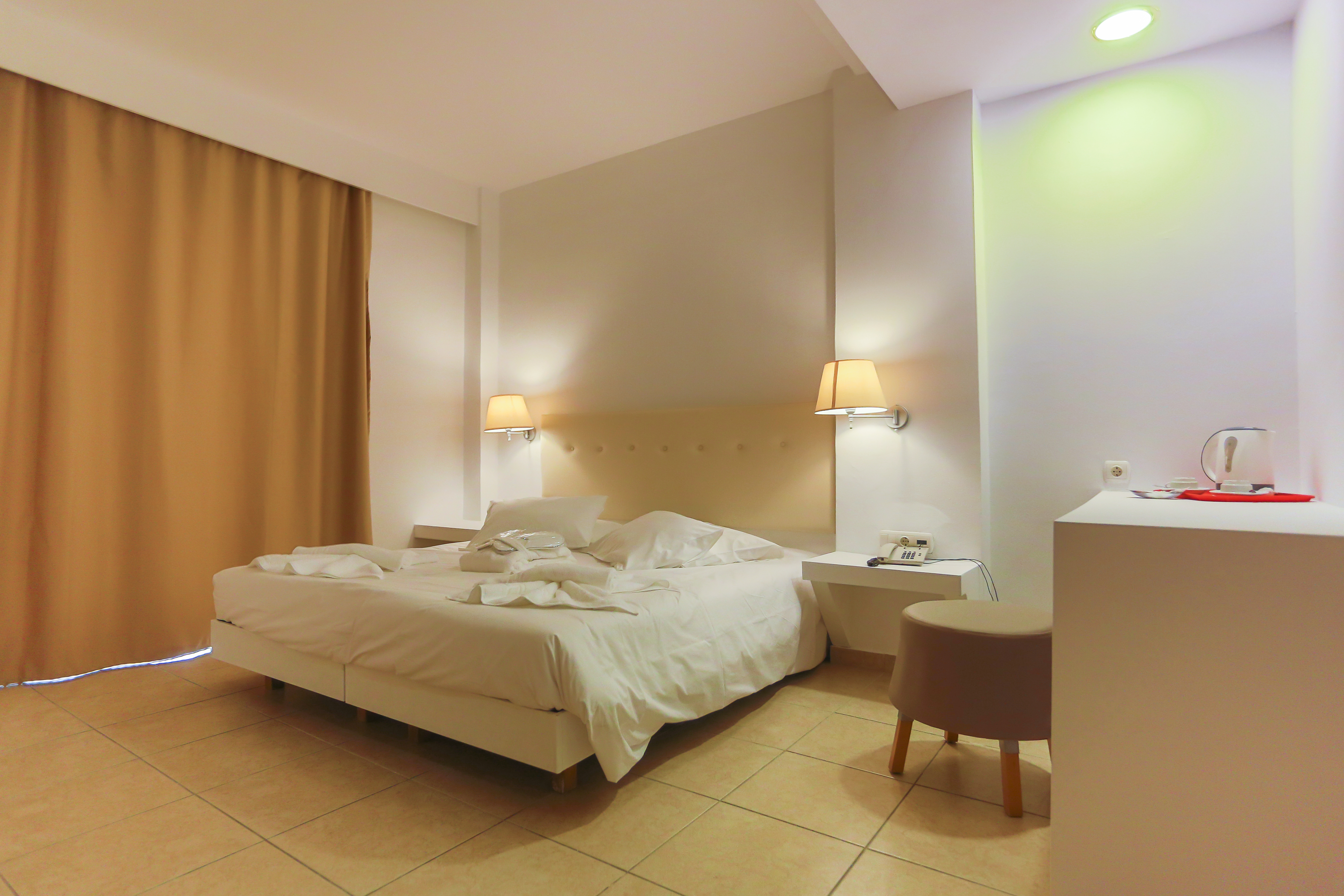 Astron Hotel