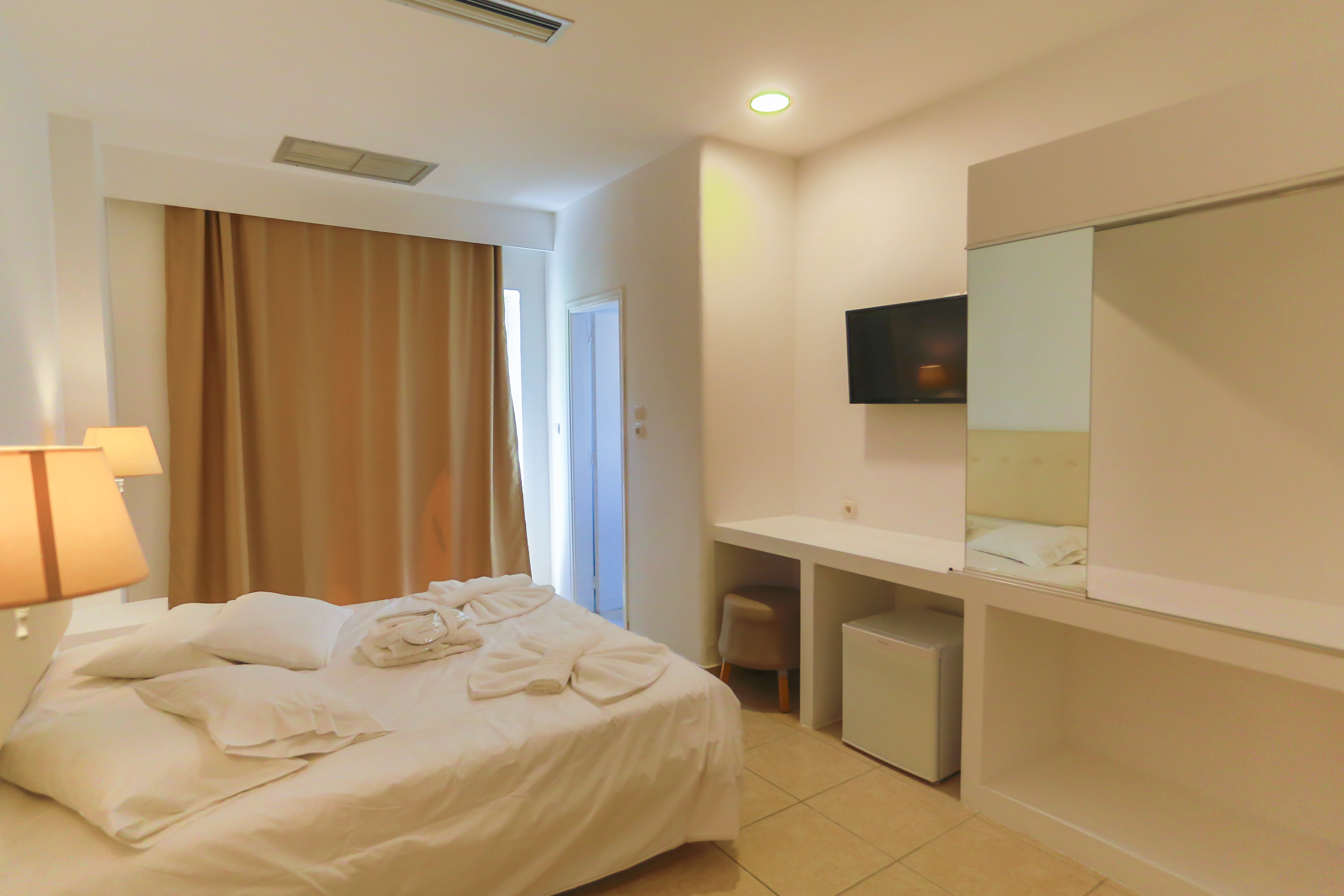 Astron Hotel
