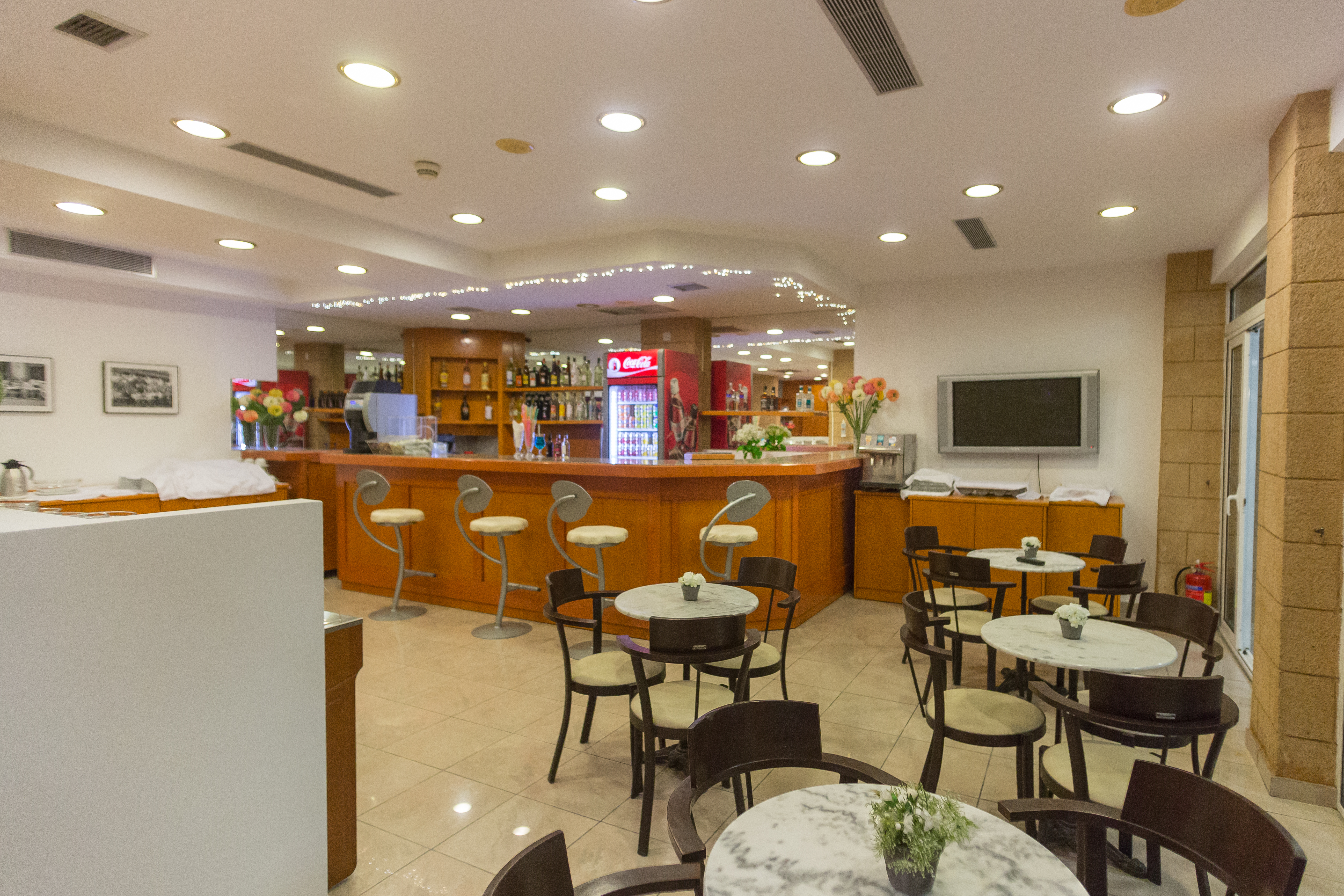 Astron Hotel