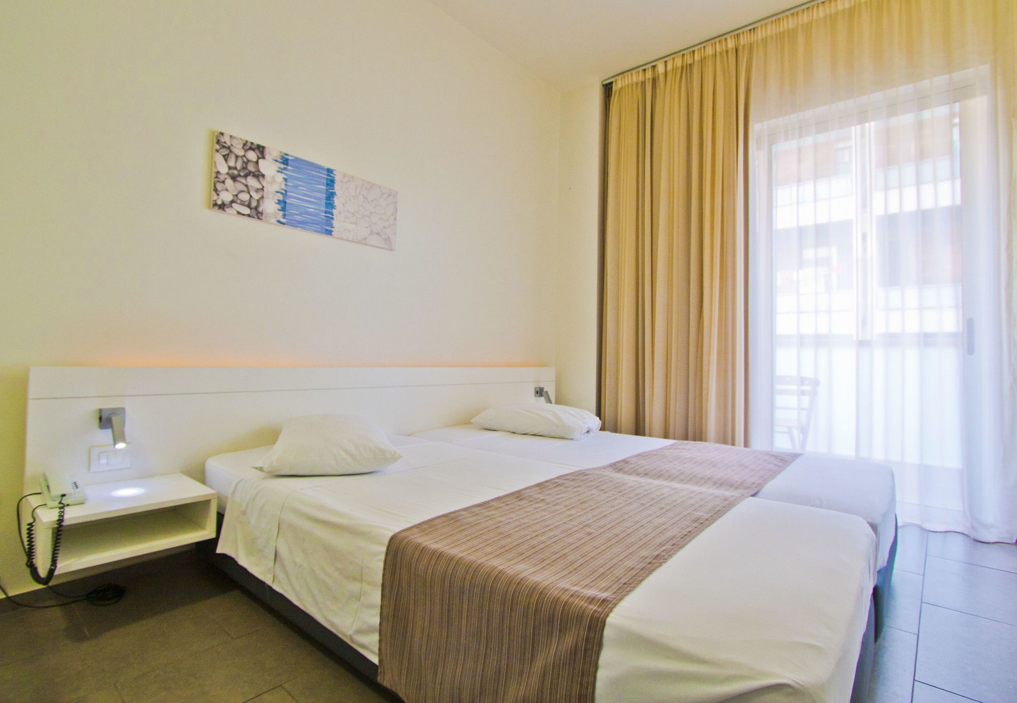 Atlantis City Hotel
