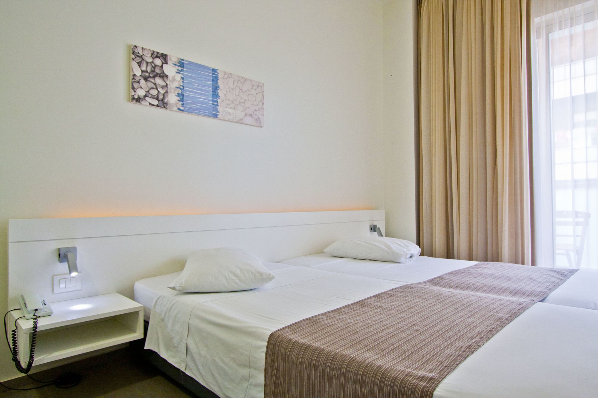Atlantis City Hotel