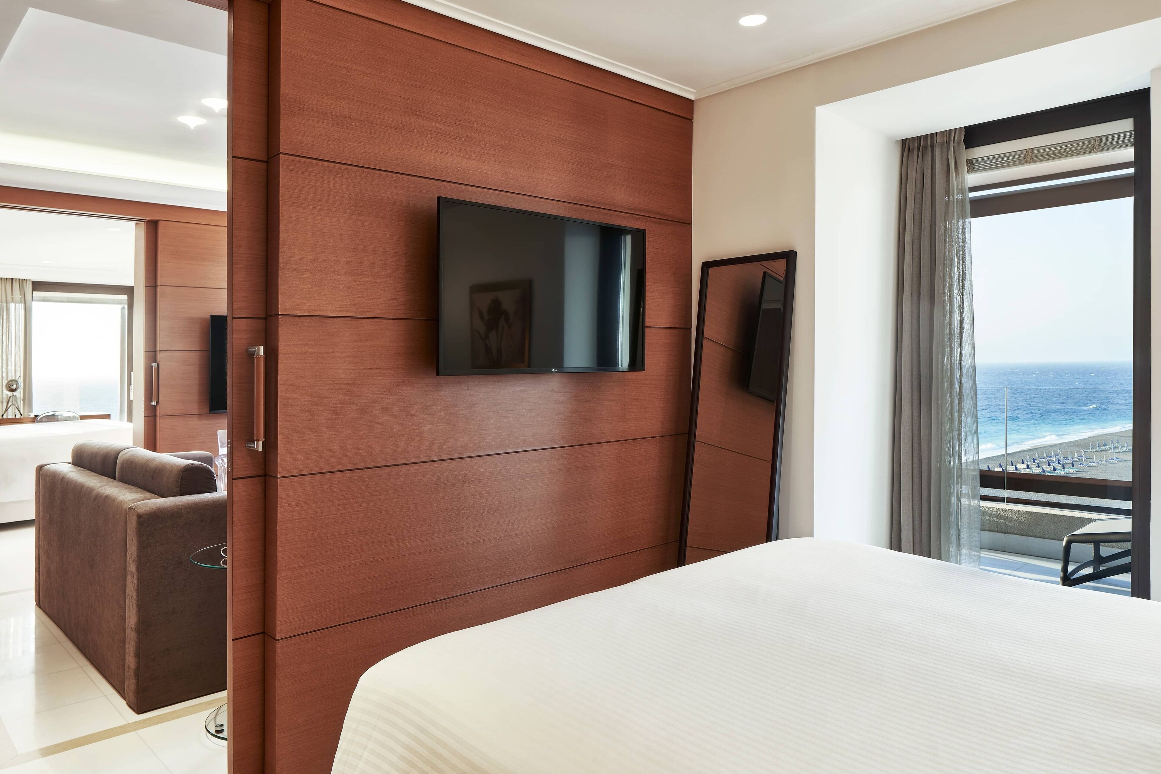 Bellevue on The Beach Suites