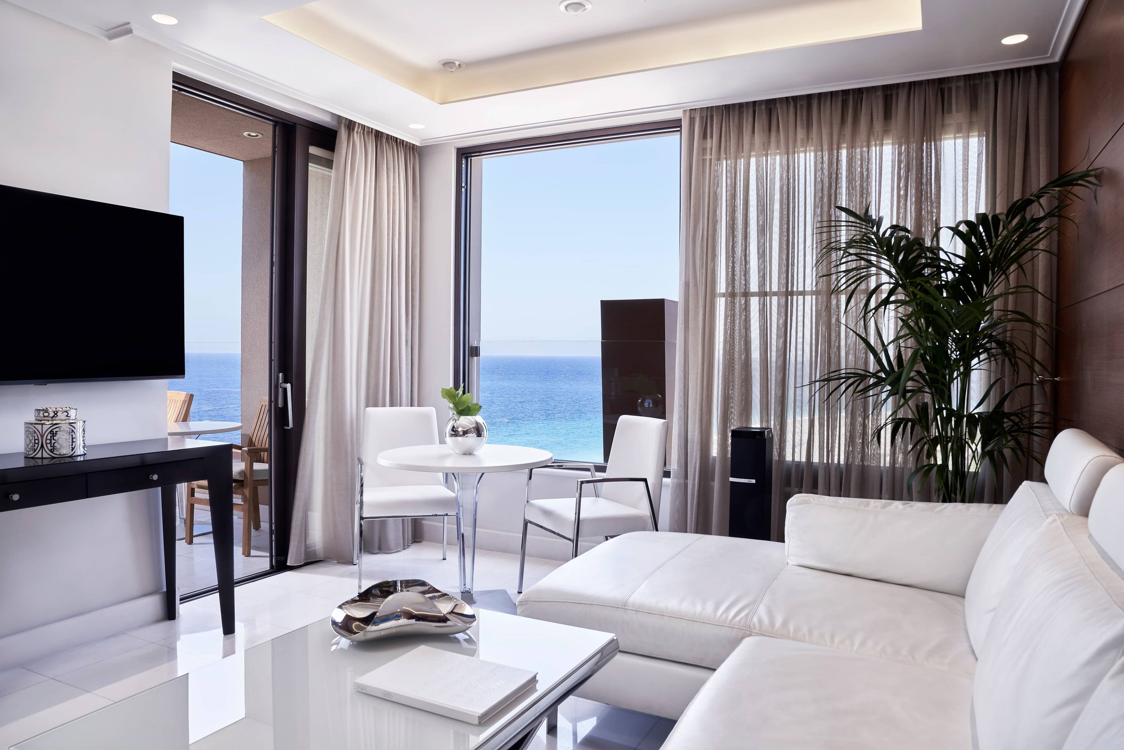 Bellevue on The Beach Suites