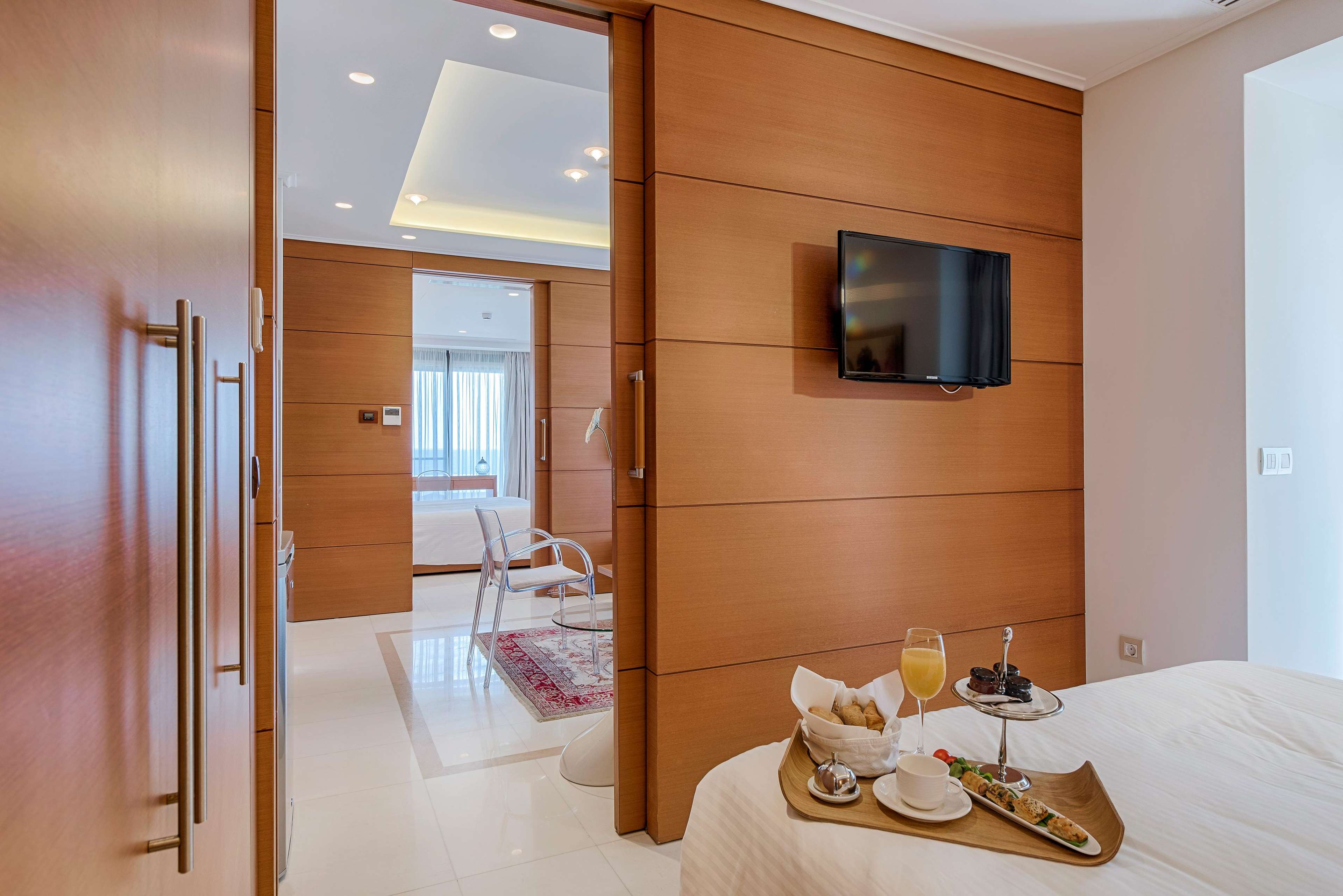Bellevue on The Beach Suites