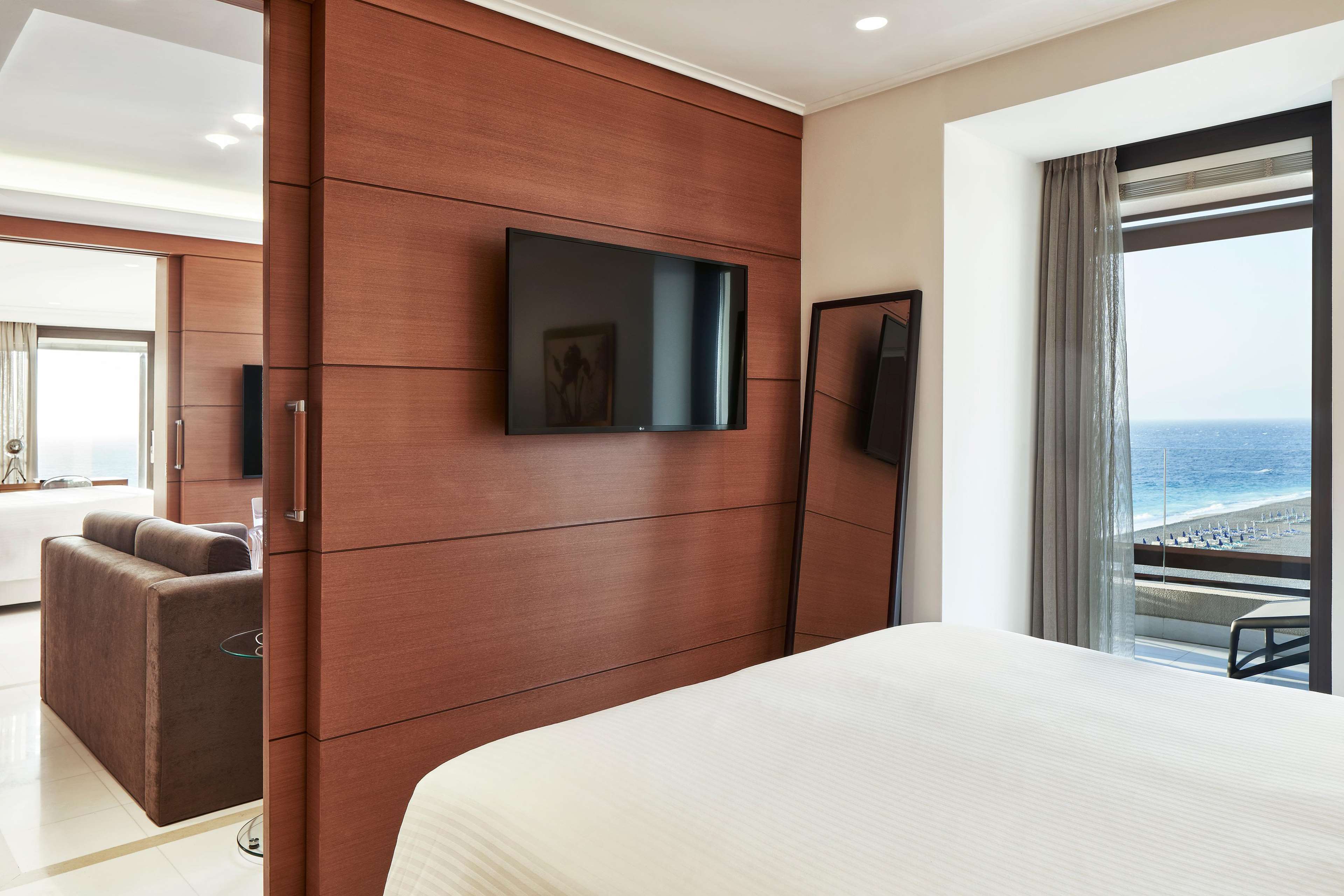 Bellevue on The Beach Suites