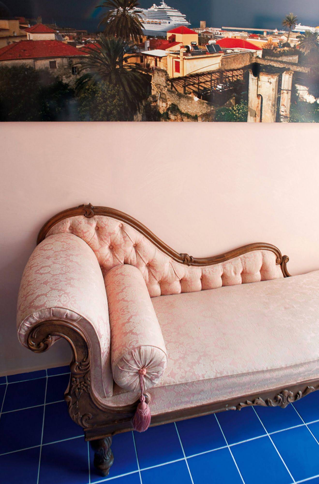 In Camera Art Boutique Hotel