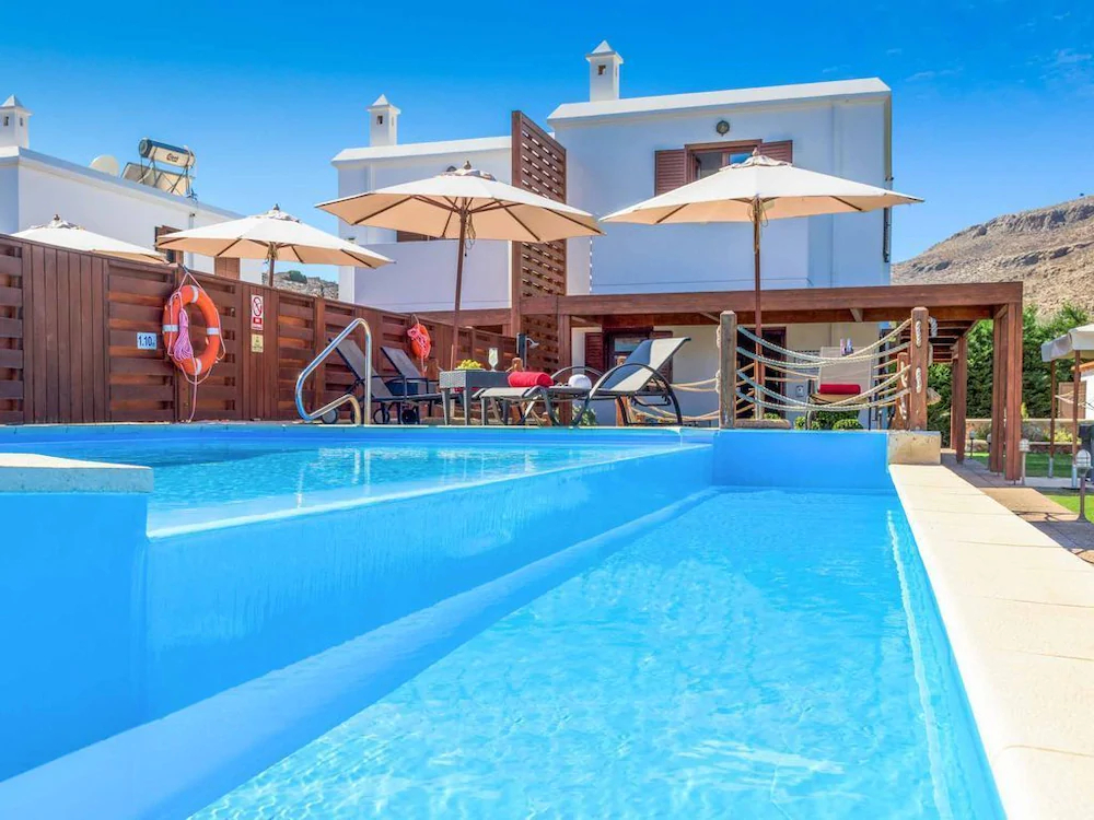 Lindos Topaz