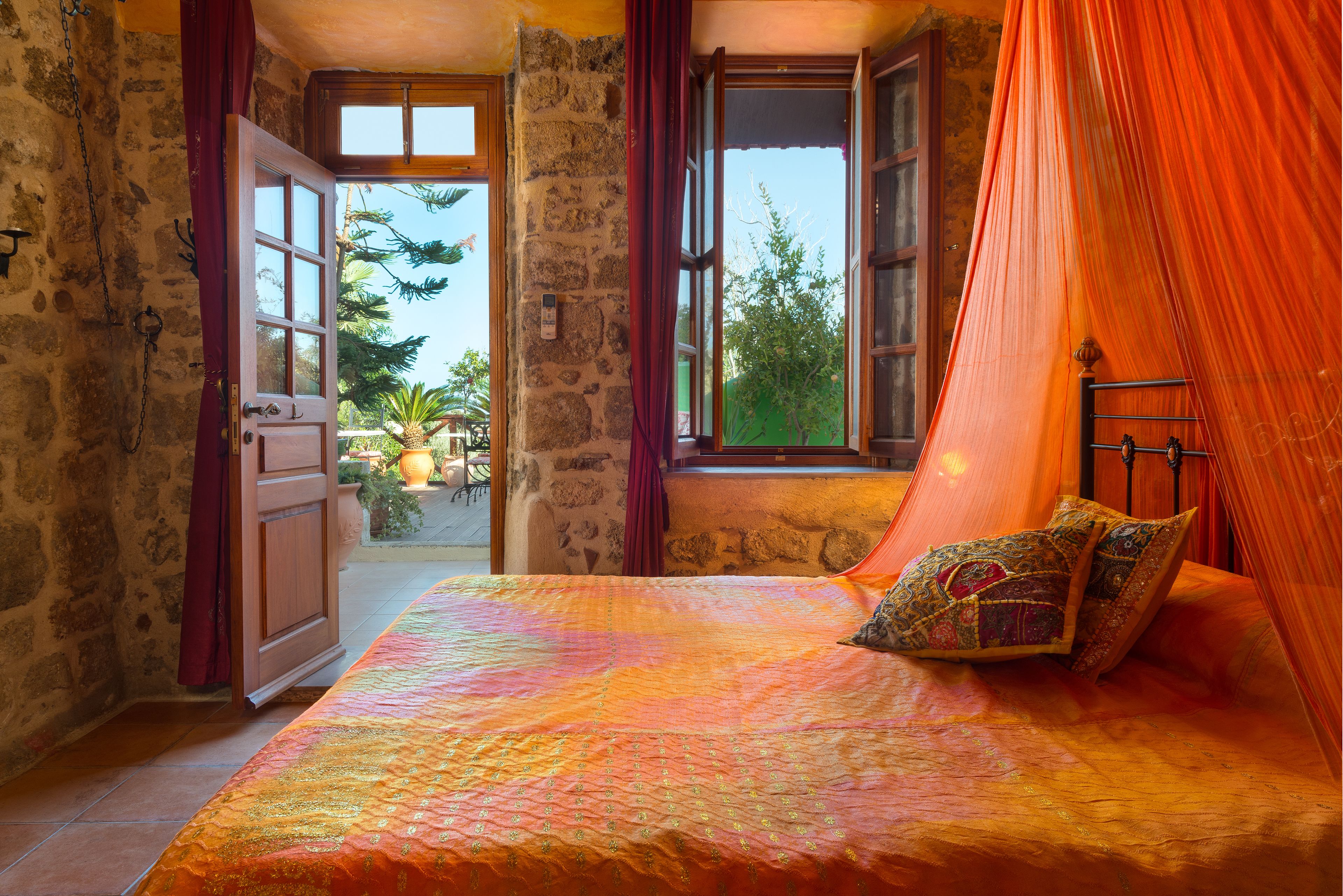 Nikos Takis Fashion Boutique Hotel