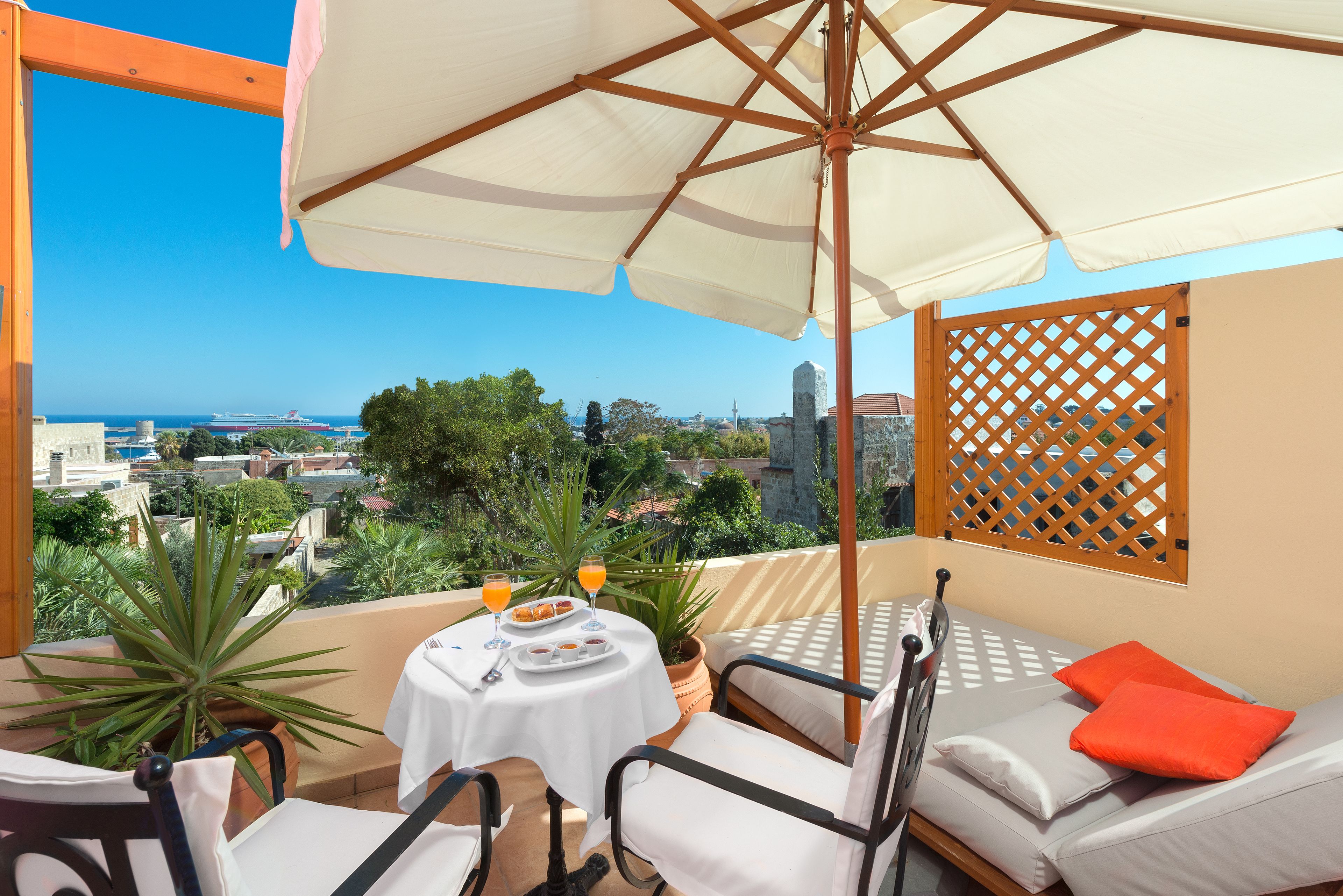 Nikos Takis Fashion Boutique Hotel
