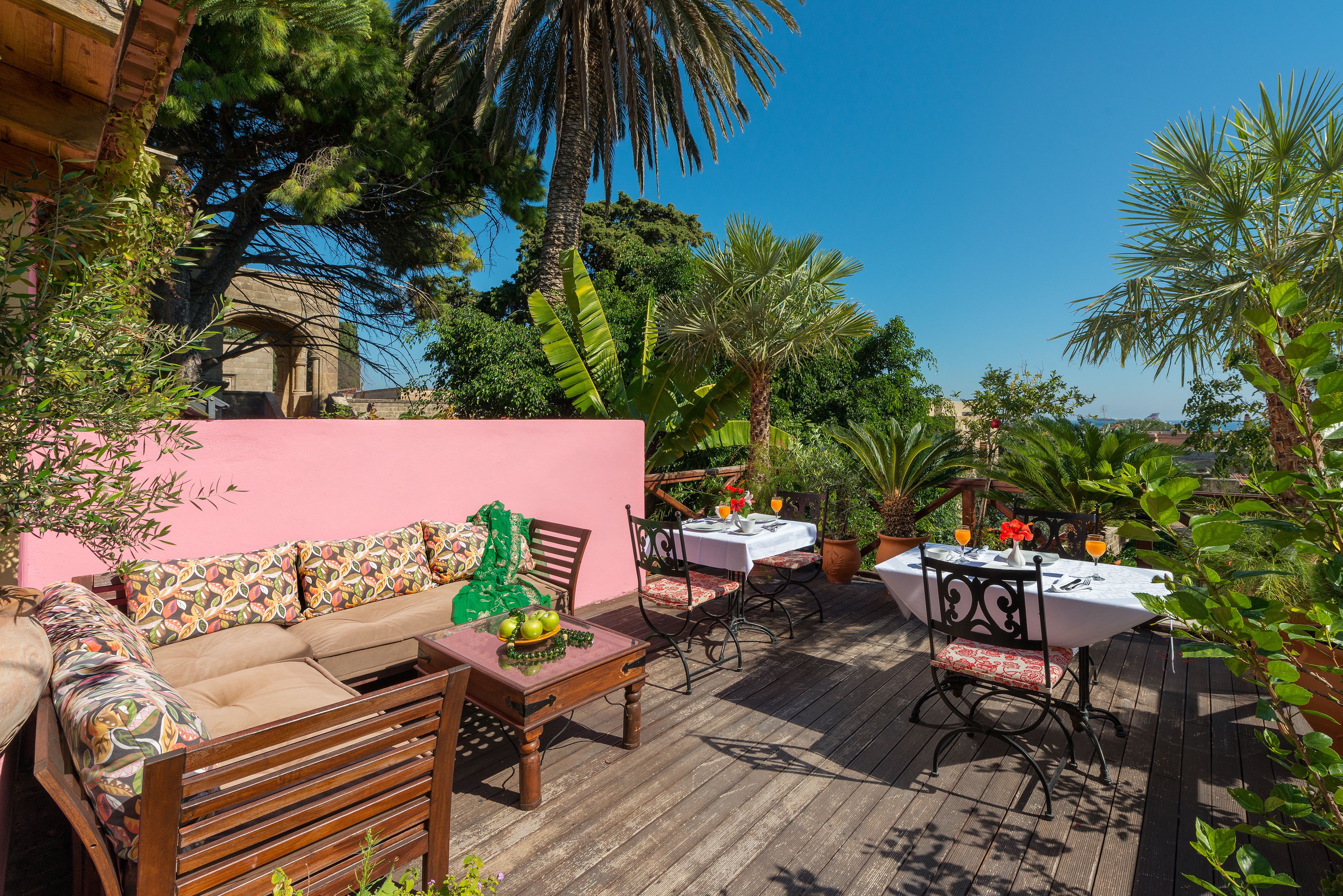 Nikos Takis Fashion Boutique Hotel