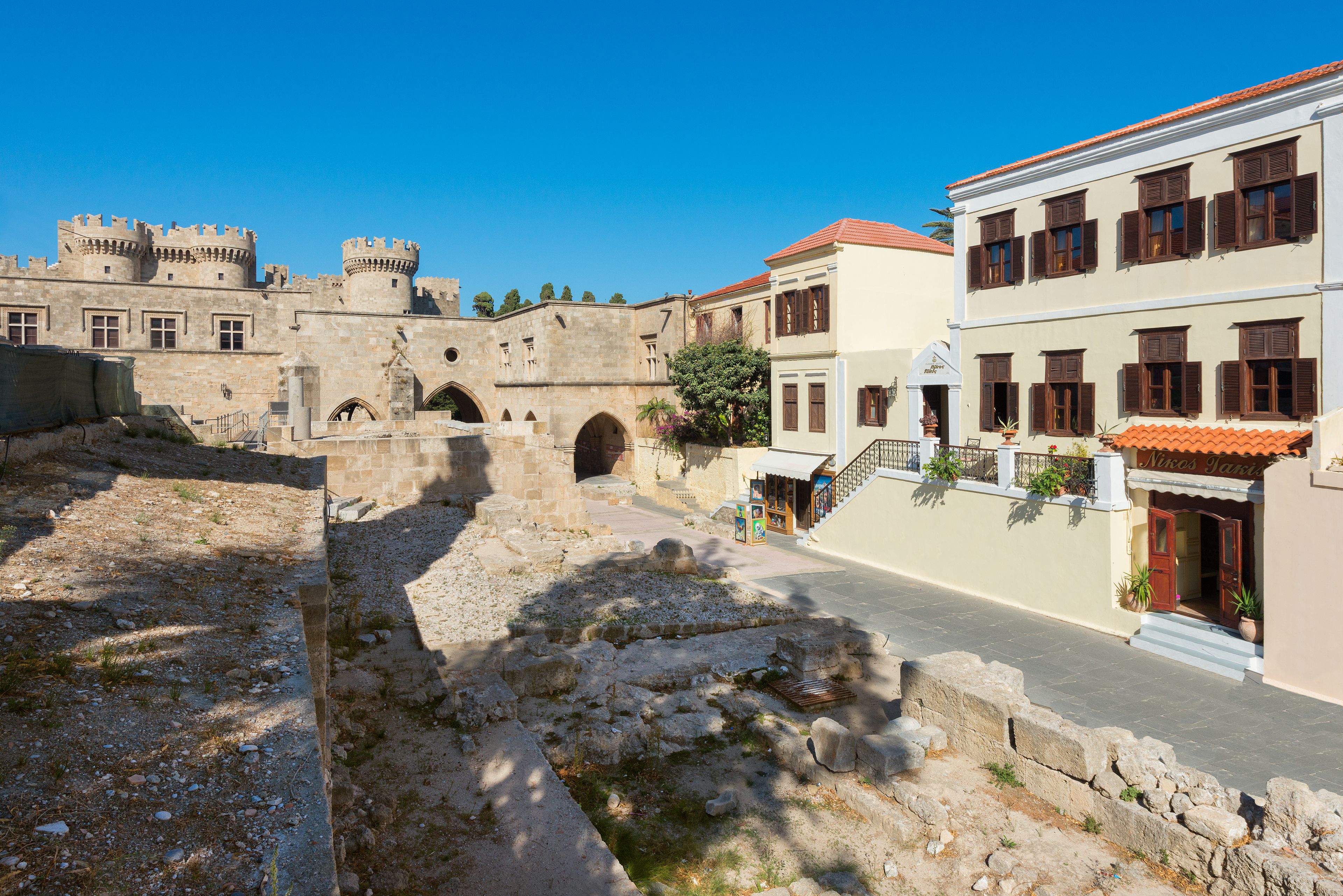 Nikos Takis Fashion Boutique Hotel