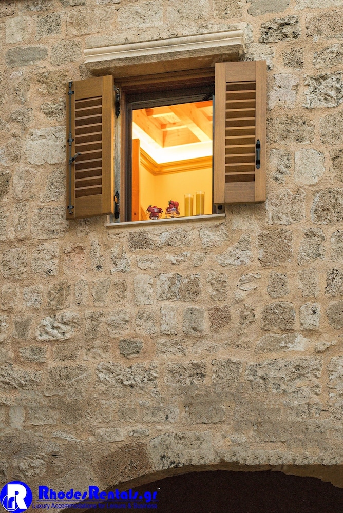 Rhodes Old Town Castello Suite