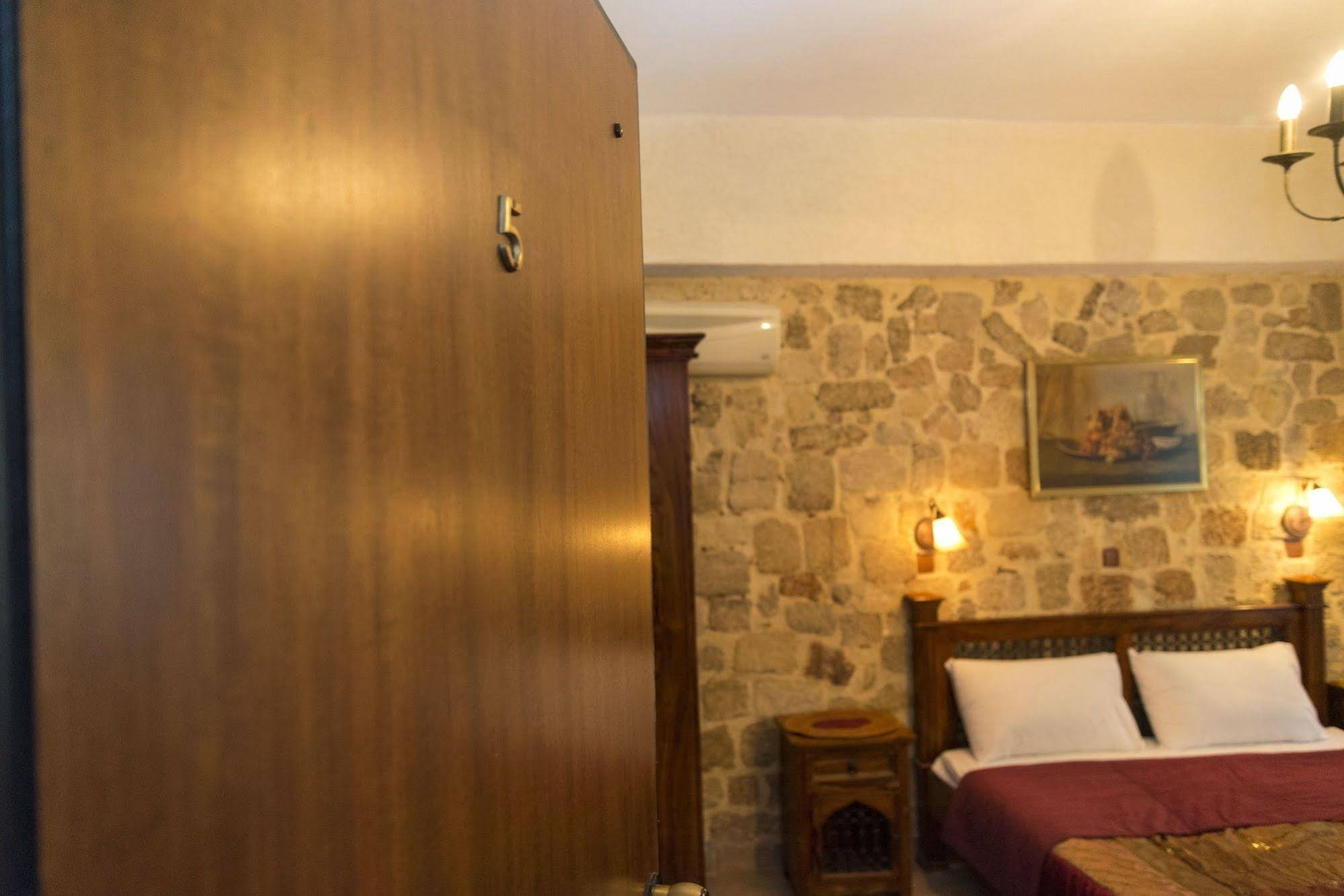 Spot Hotel