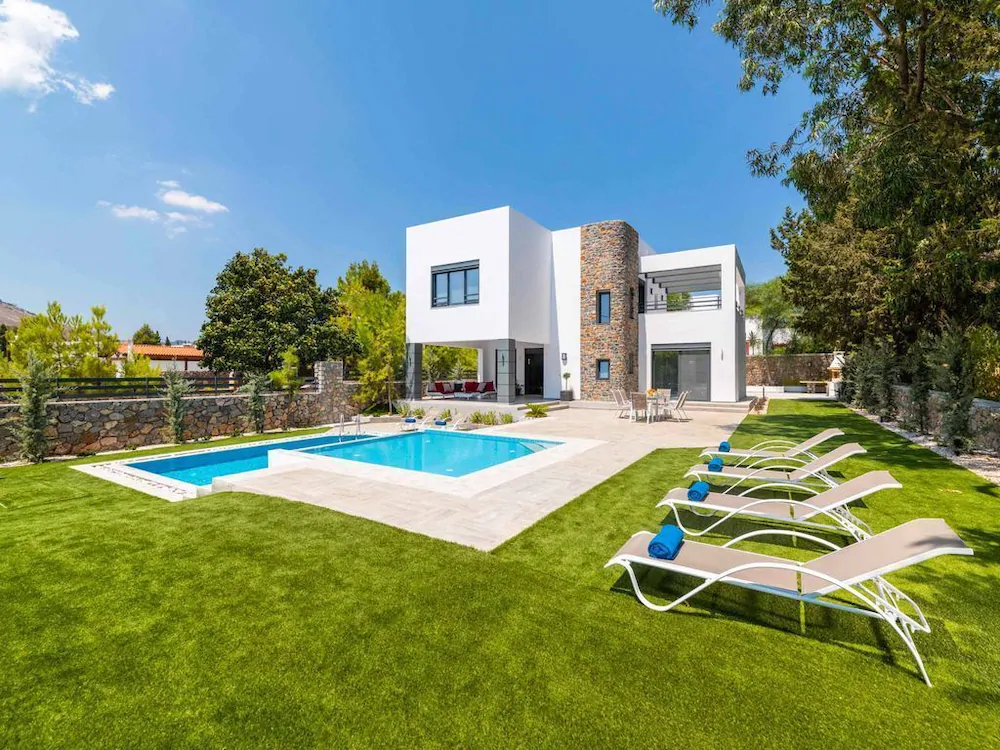 Villa Summer Light