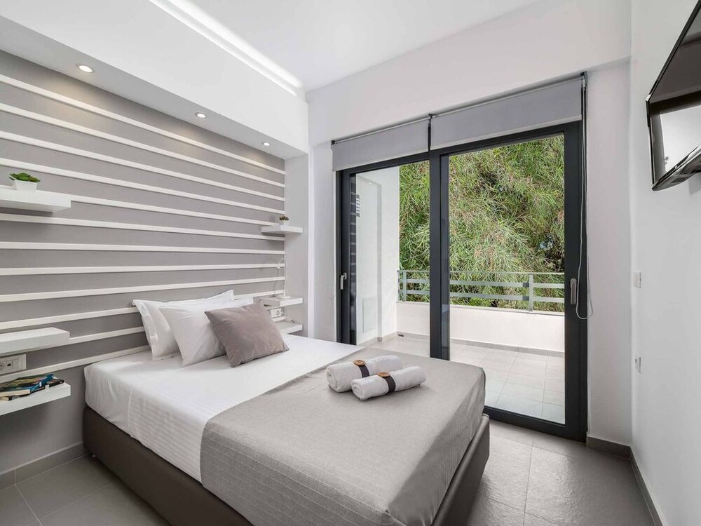 Villa Summer Light