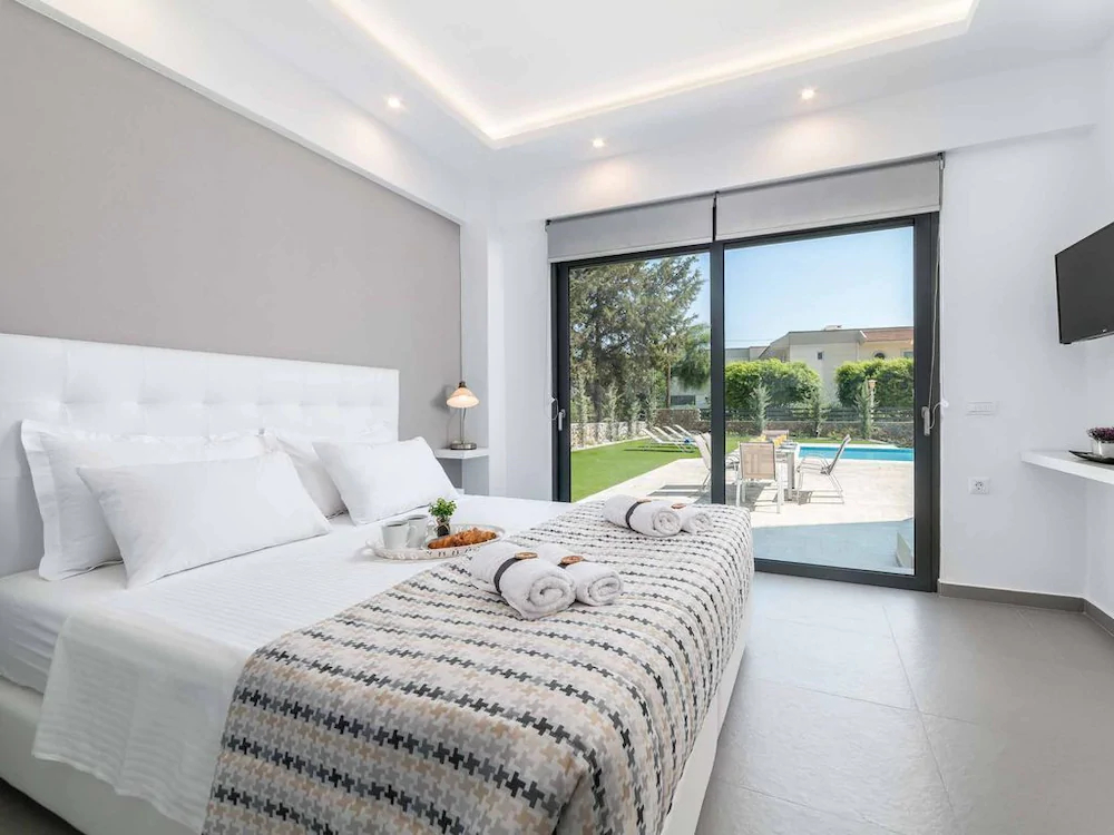 Villa Summer Light