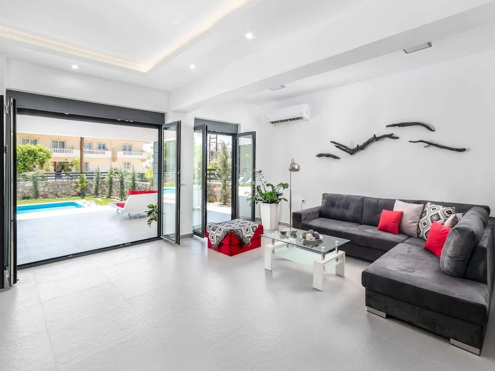 Villa Summer Light