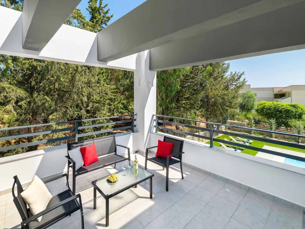 Villa Summer Light
