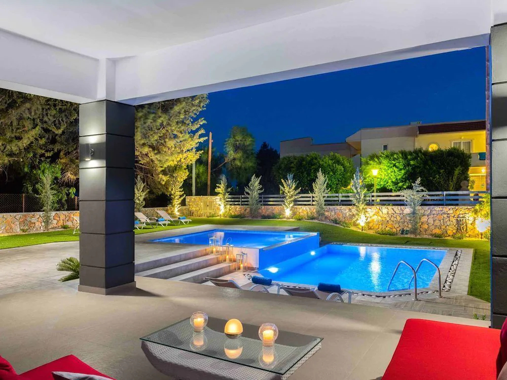 Villa Summer Light
