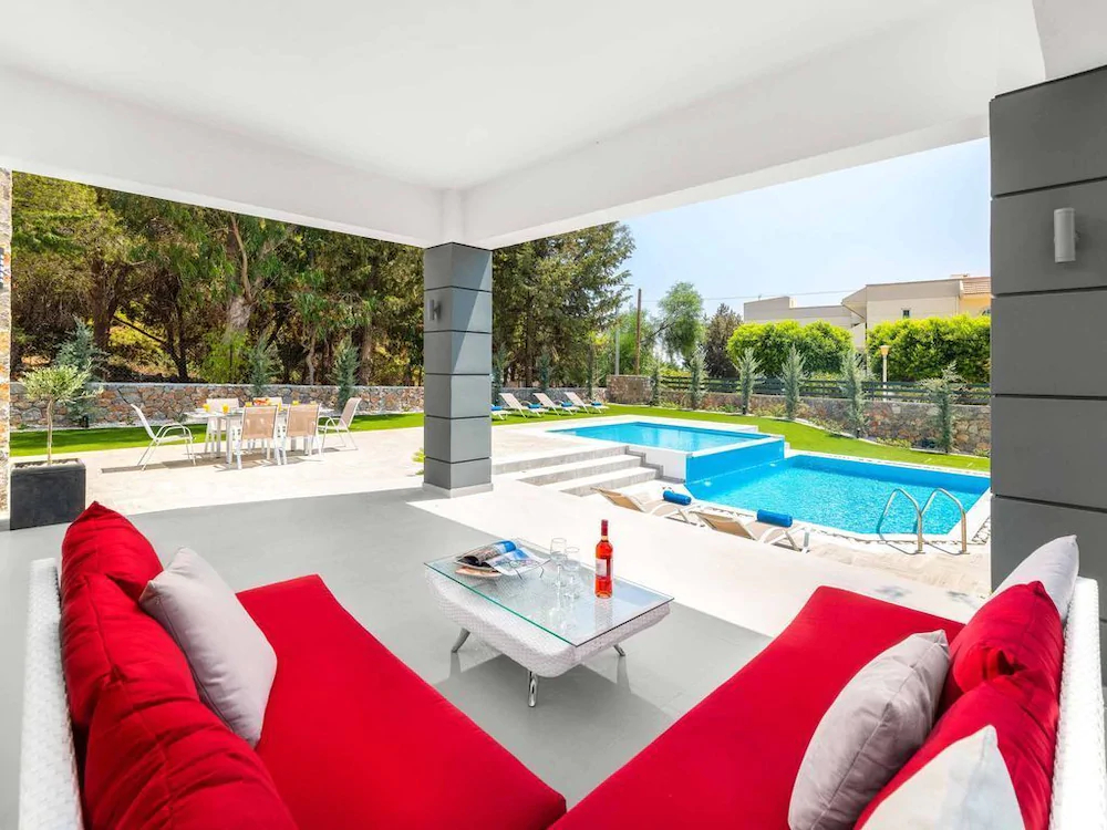 Villa Summer Light