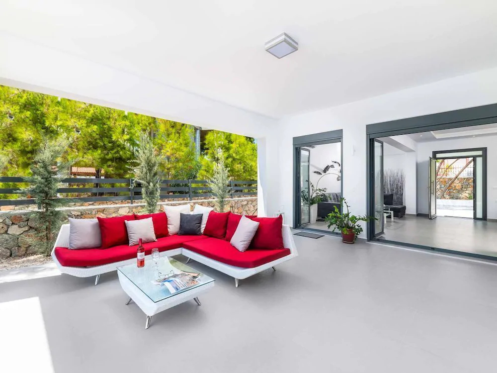 Villa Summer Light
