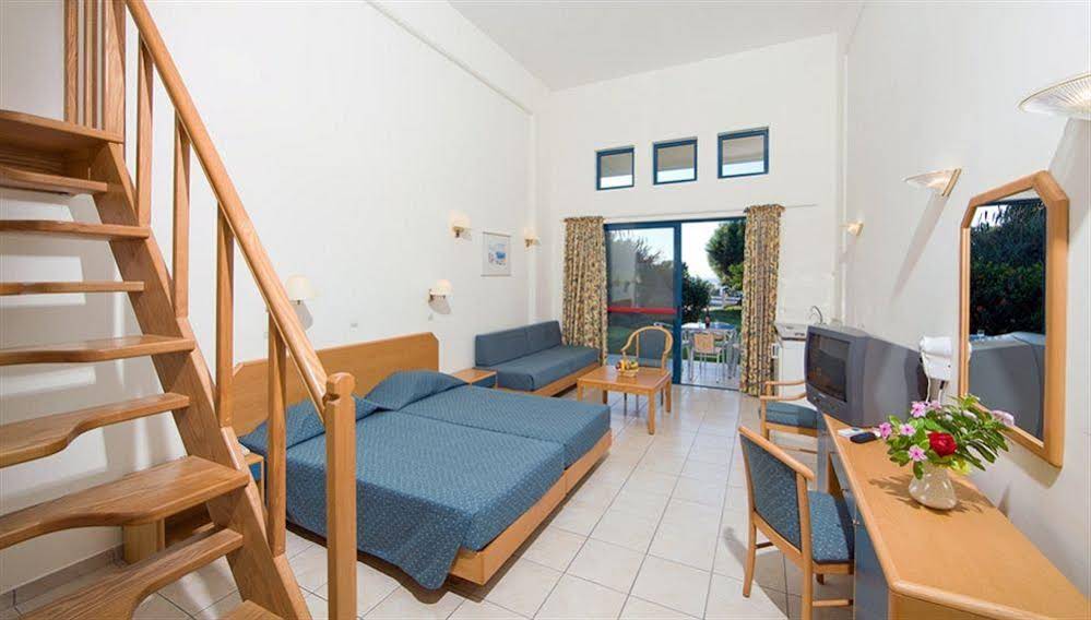 Alex Beach Hotel & Bungalows