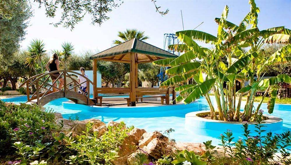 Alex Beach Hotel & Bungalows
