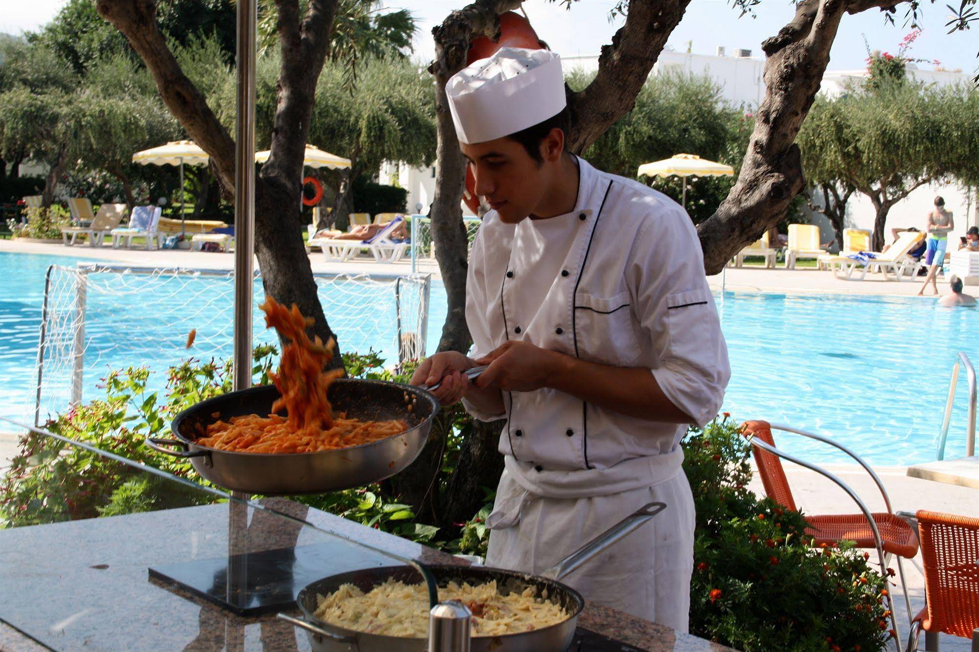 Alex Beach Hotel & Bungalows